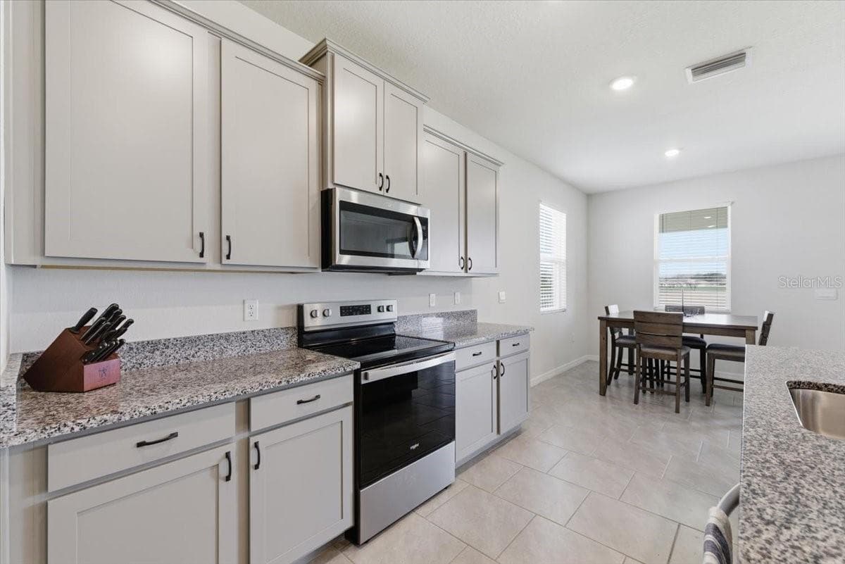 Single Family Residence at 1413 TROPICAL OASIS AVE, PLANT CITY, photo 6 of 39