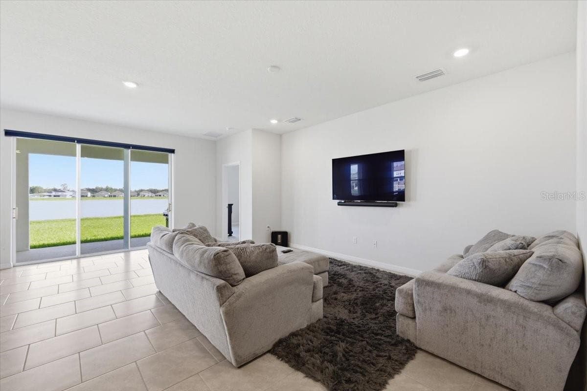 Single Family Residence at 1413 TROPICAL OASIS AVE, PLANT CITY, photo 11 of 39