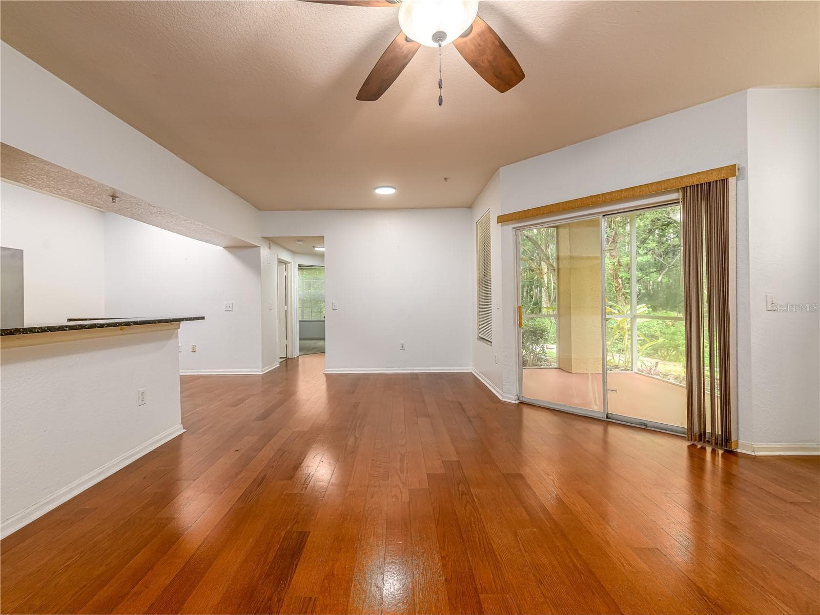 living area with kitchen to the left - 5125 PALM SPRINGS BLVD #7108, TAMPA