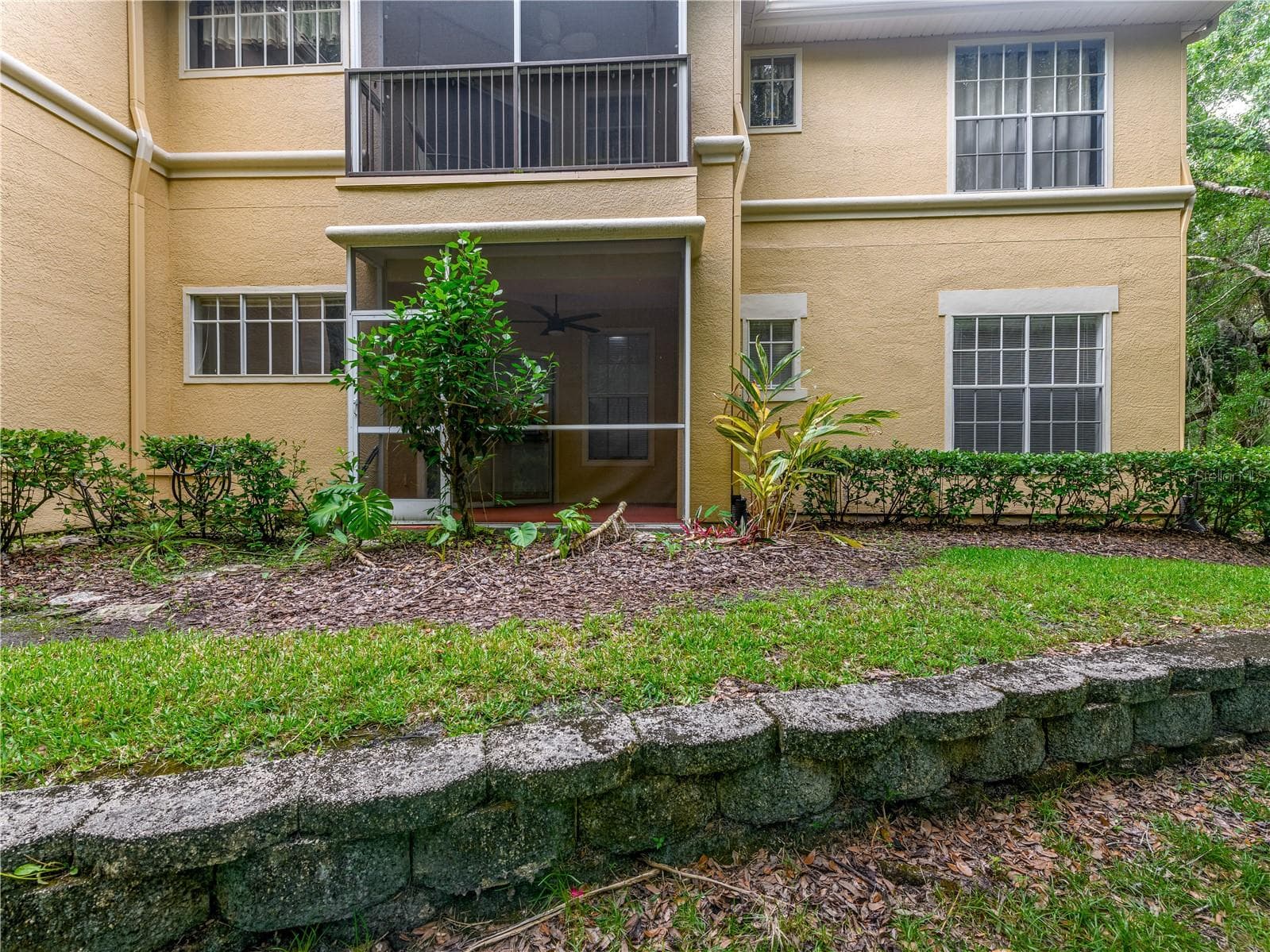 view from the outside - 5125 PALM SPRINGS BLVD #7108, TAMPA