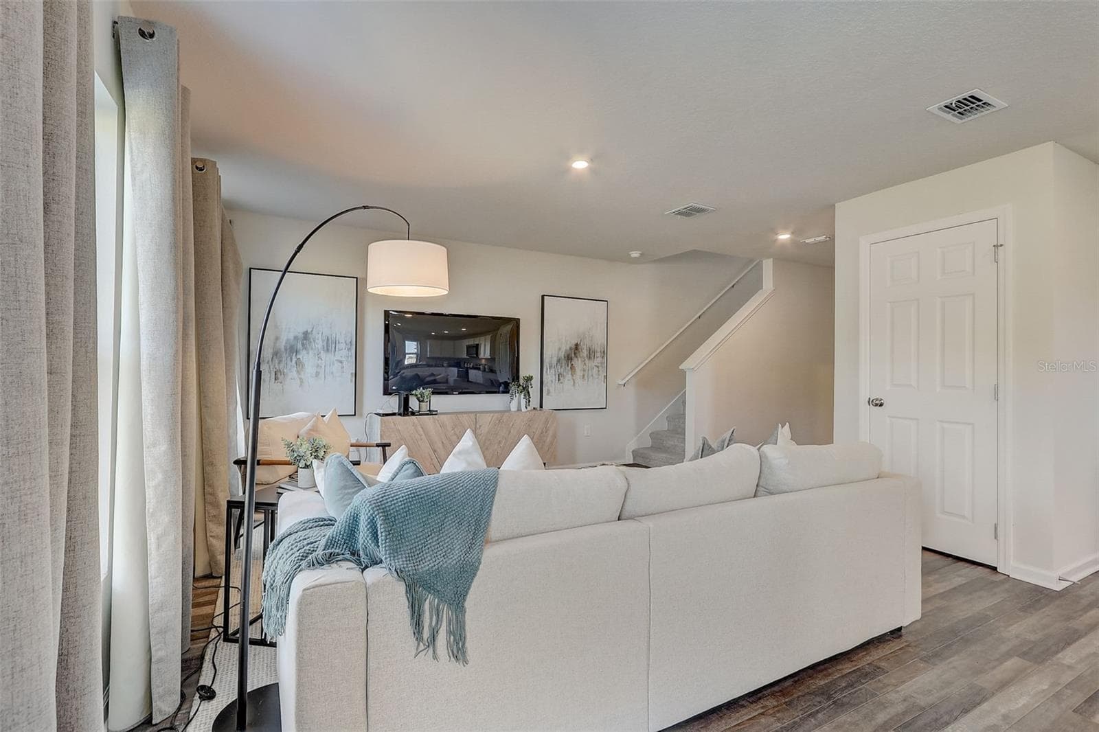 Single Family Residence at 2076 GOLDEN BEAK DR, EAGLE LAKE, photo 11 of 54