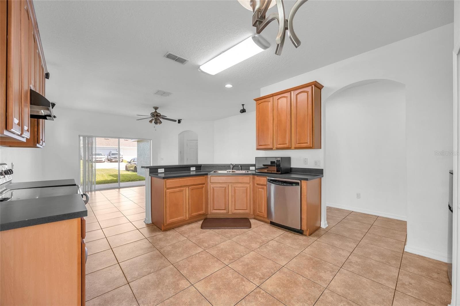 Single Family Residence at 14643 TANJA KING BLVD, ORLANDO, photo 9 of 44