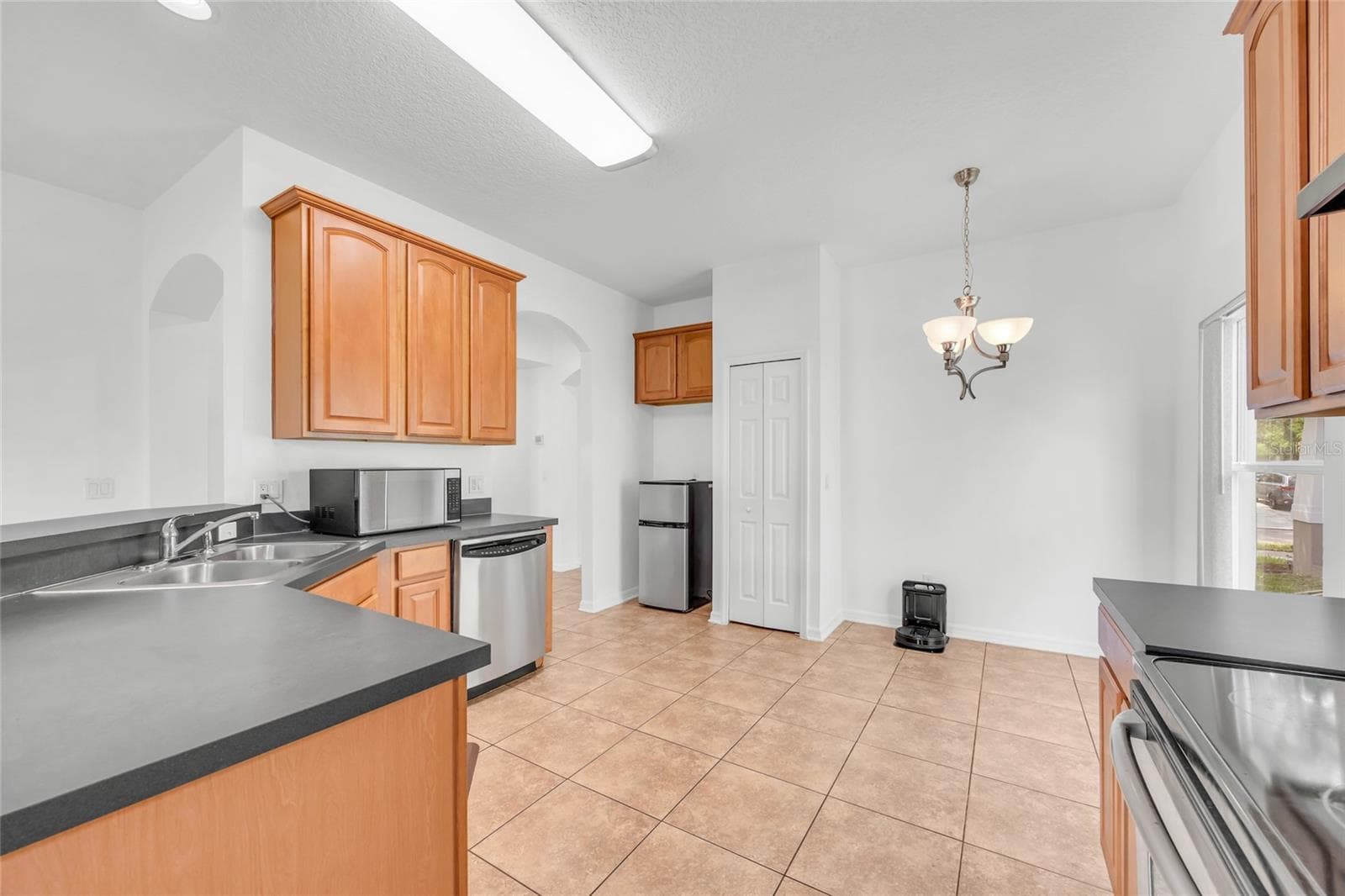 Single Family Residence at 14643 TANJA KING BLVD, ORLANDO, photo 10 of 44
