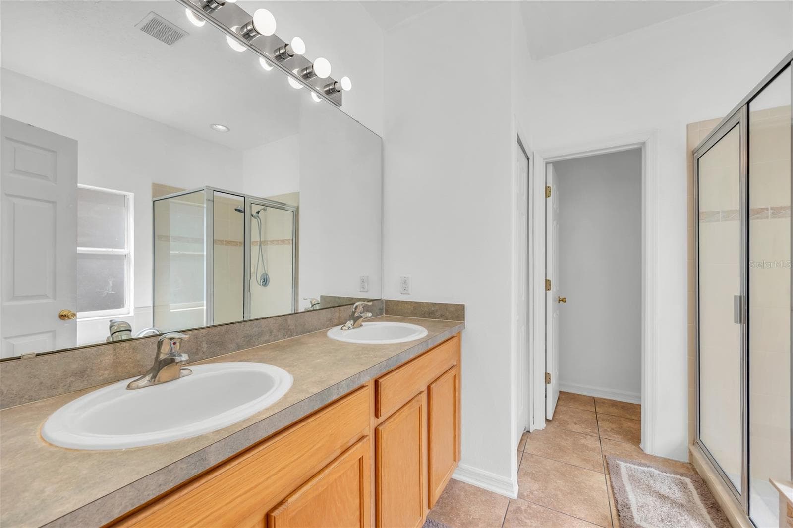 Single Family Residence at 14643 TANJA KING BLVD, ORLANDO, photo 19 of 44