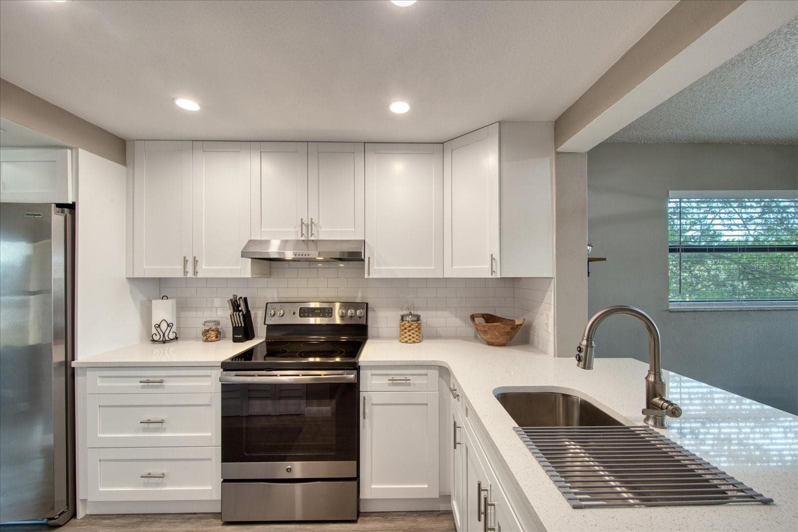 Condominium at 1324 PASADENA AVE S #201, SOUTH PASADENA, photo 8 of 36