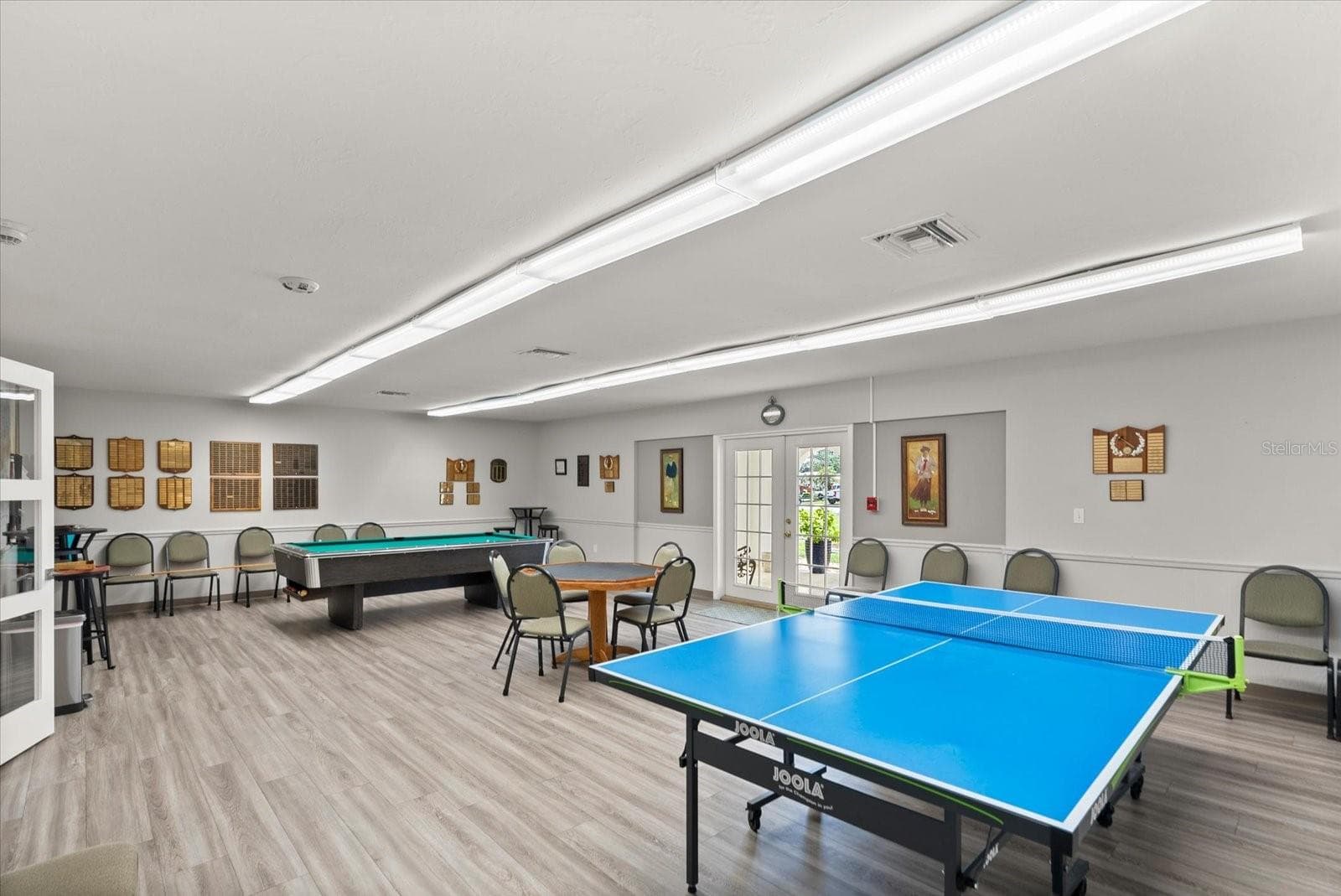 Indoor clubhouse amenities - 4305 CHINABERRY CIR, BRADENTON