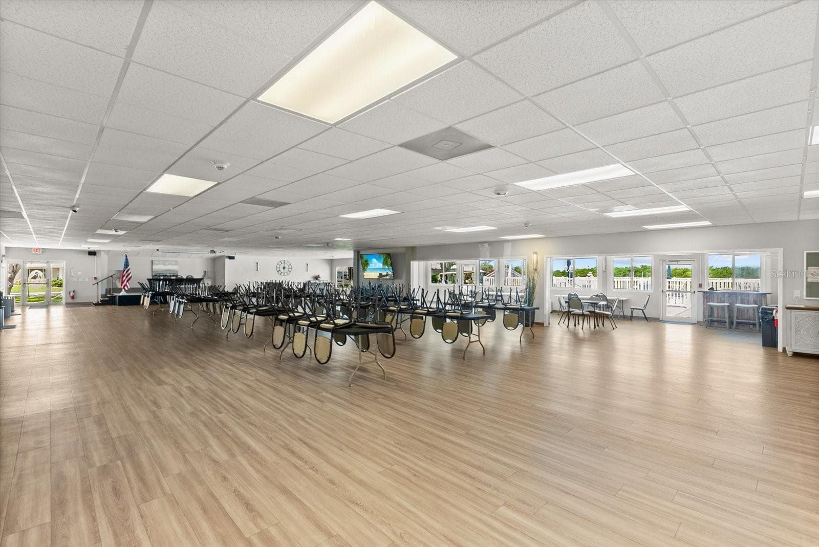 Clubhouse amenity center that hosts parties, meetings, and fun gatherings - 4305 CHINABERRY CIR, BRADENTON