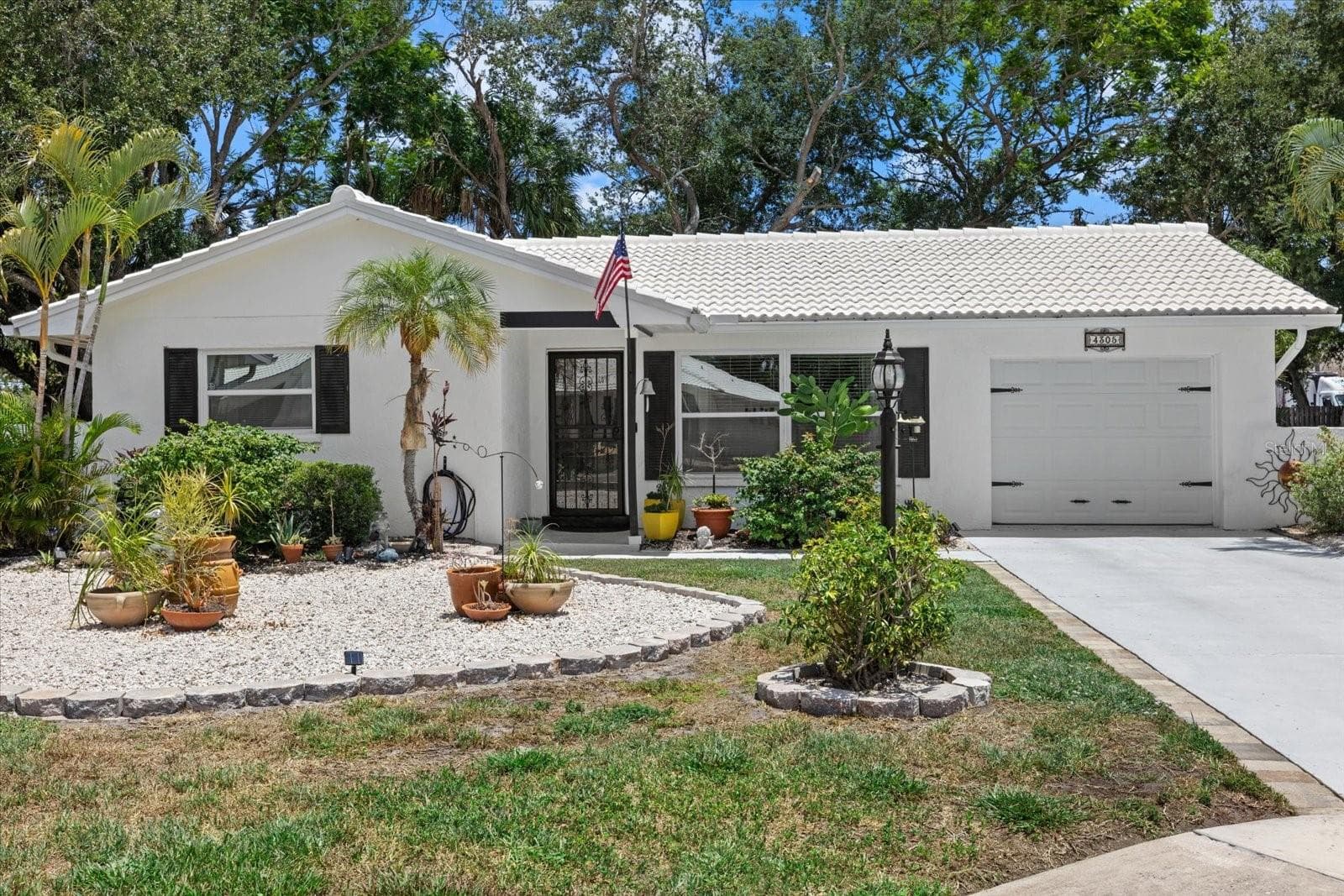 Single Family Residence at 4305 CHINABERRY CIR, BRADENTON, photo 35 of 43