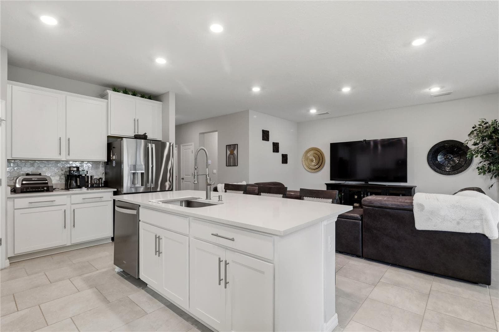 Single Family Residence at 11316 SPOONBILL FLOCK WAY, SAN ANTONIO, photo 12 of 43