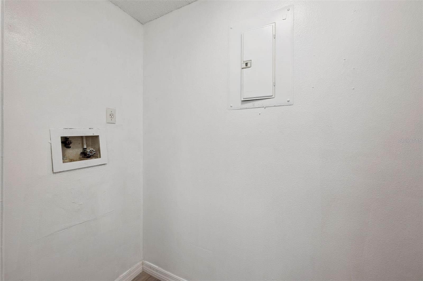 Inside Laundry - 2889 WAREHAM CT, CASSELBERRY