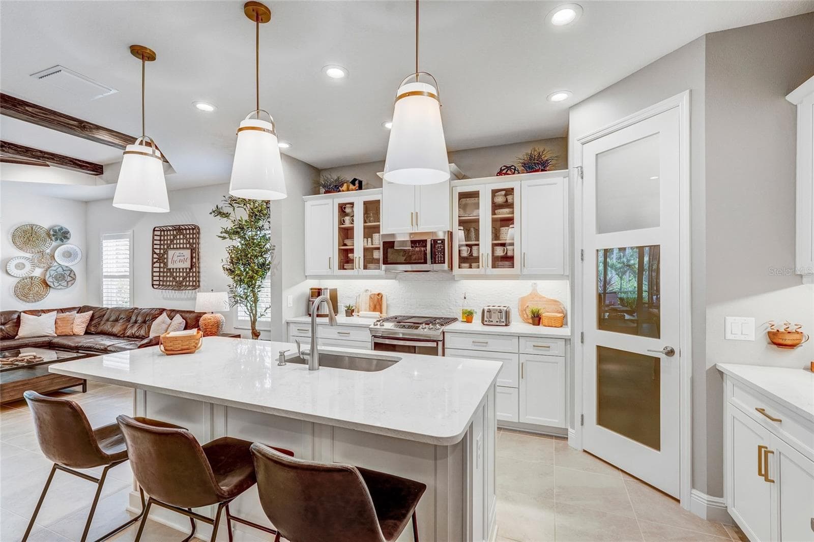 Gorgeous Kitchen Layout - 10233 LAKE WALES CIR, SARASOTA