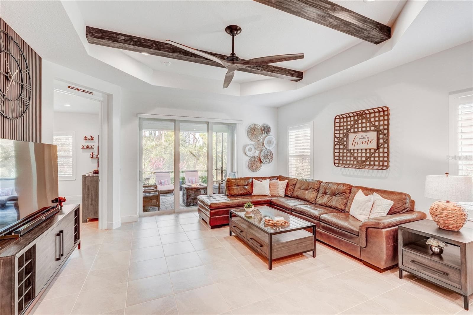 Tray Ceiling w/ 12ft Wood-Stained Beams - 10233 LAKE WALES CIR, SARASOTA