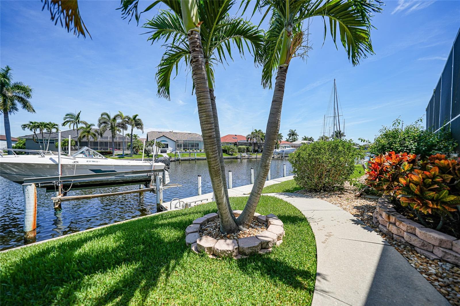 Canal Views/Dock and Boat Lift - 436 VALLETTA CT, PUNTA GORDA