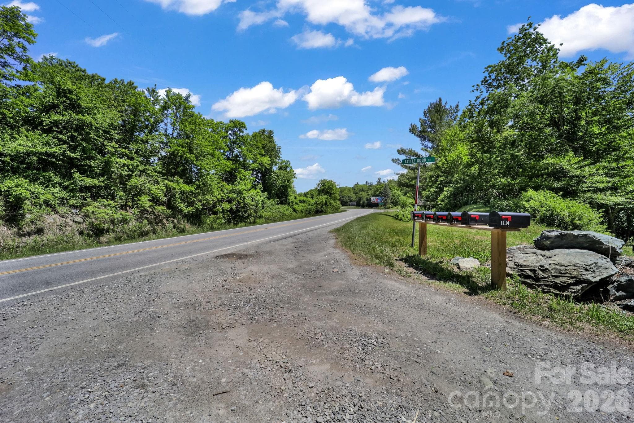 Road entrance to park - 30 Little Rock Road, Newland