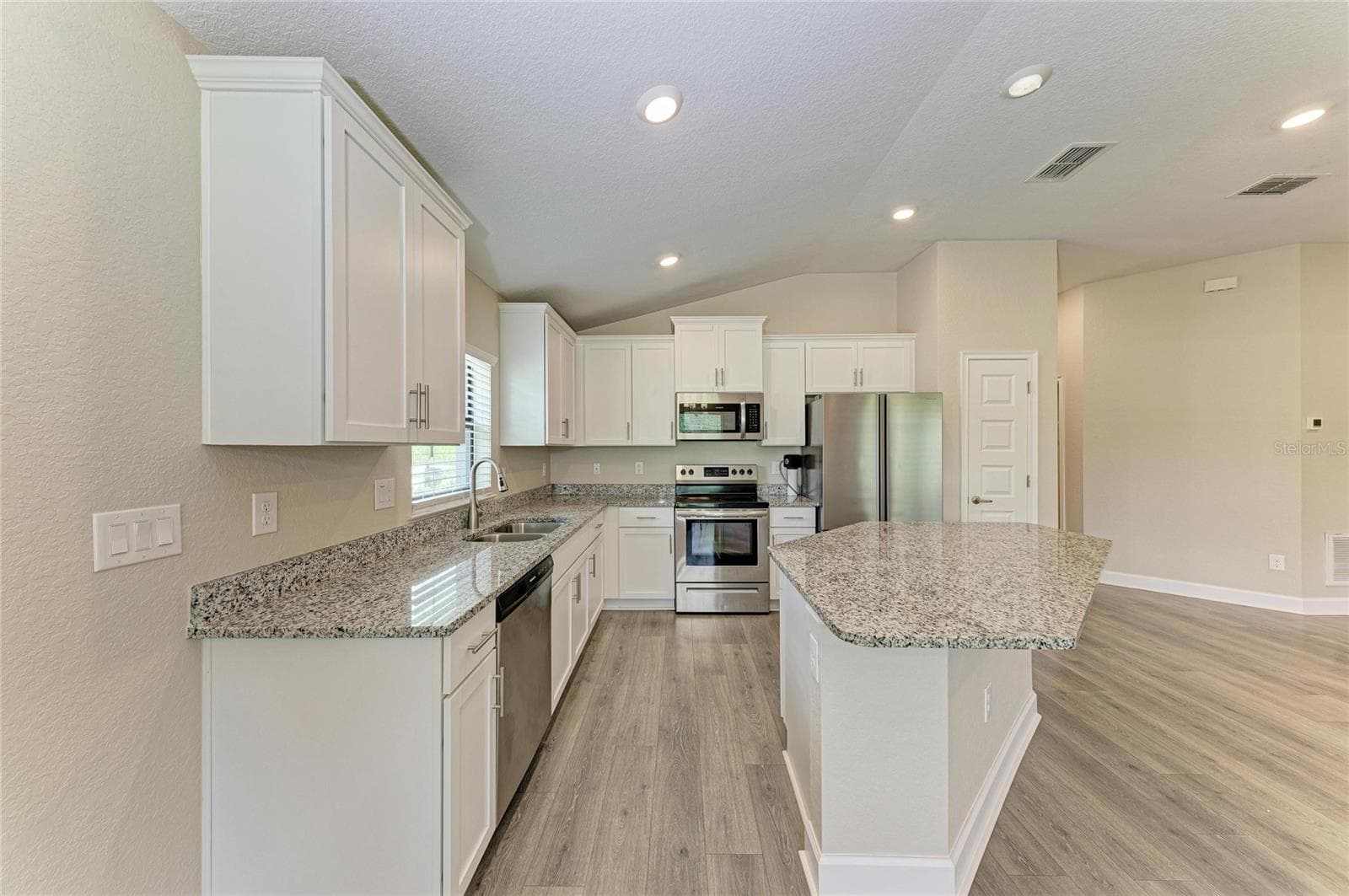 Kitchen - 9421 43RD CT E, PARRISH