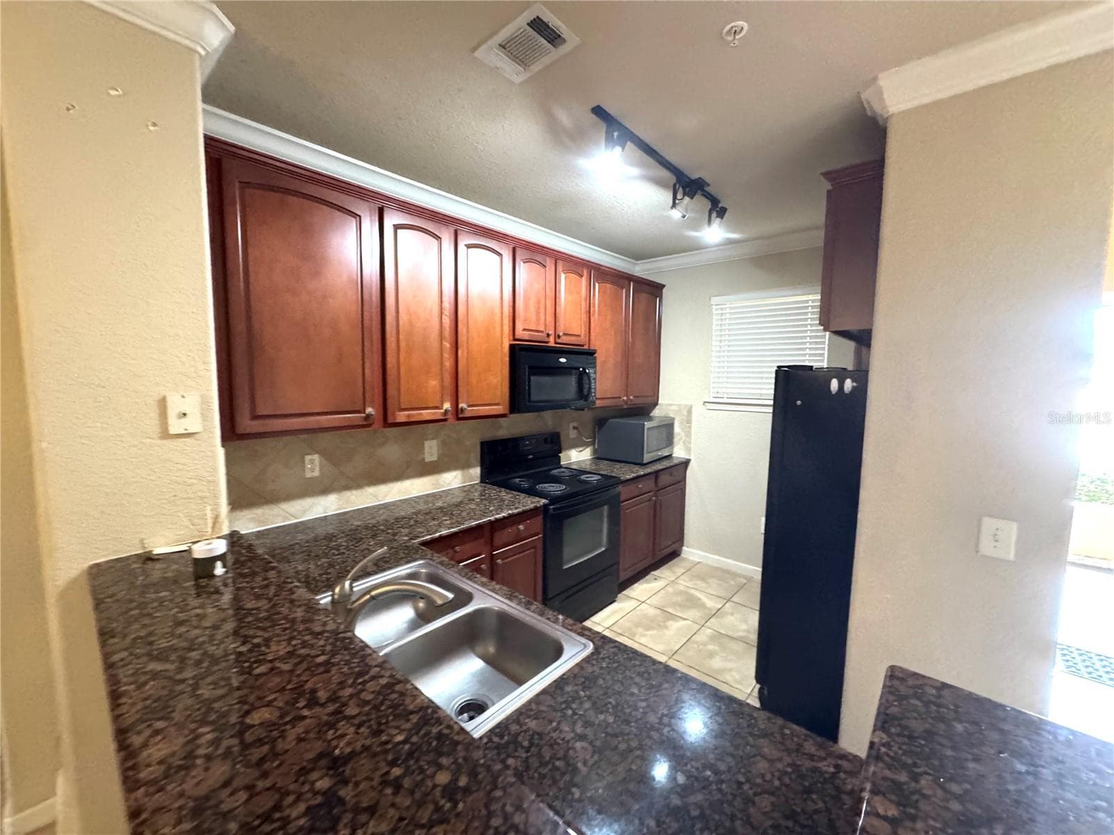 Condominium at 909 CHARO PKWY #1016, DAVENPORT, photo 2 of 33