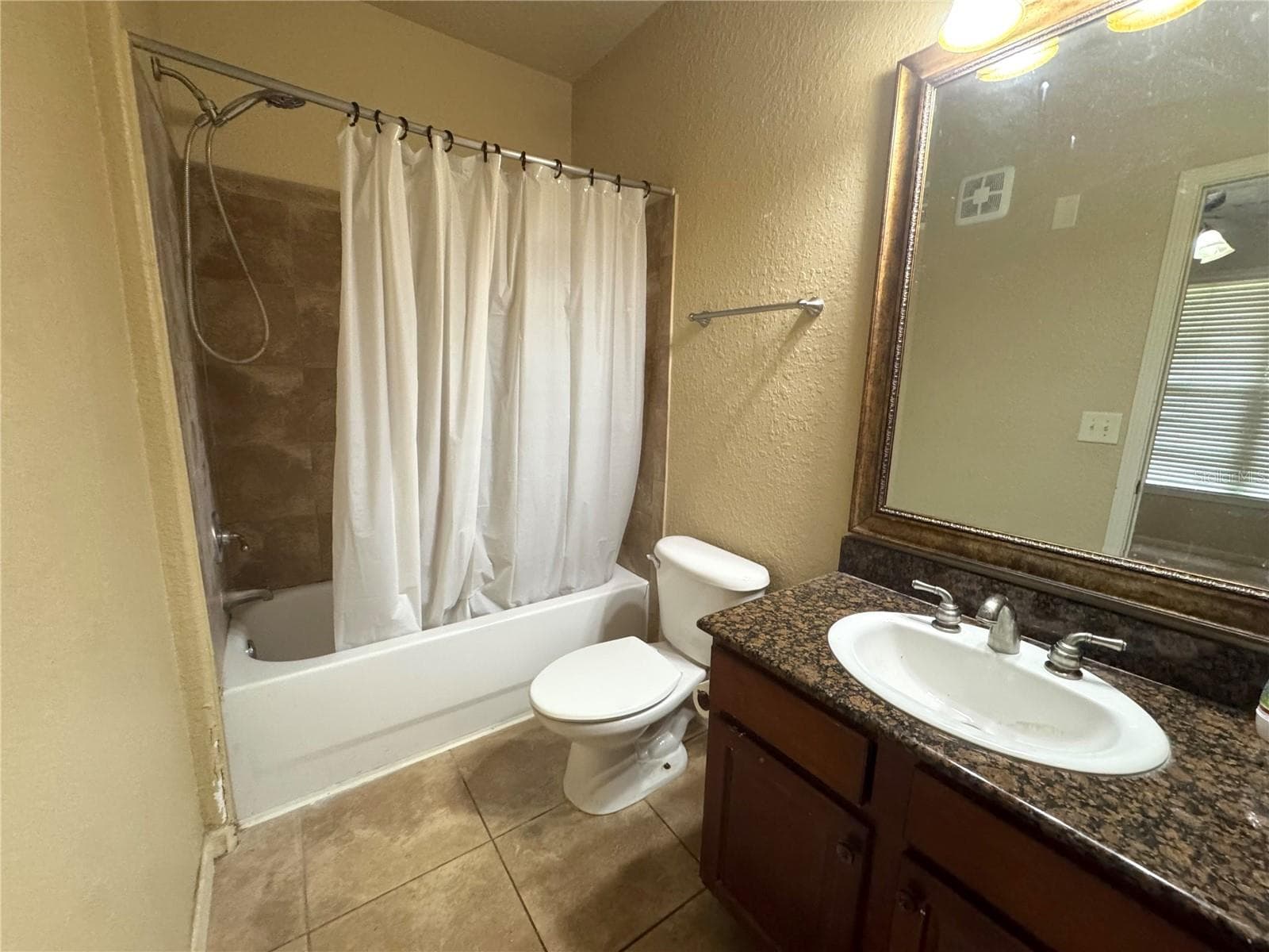 Condominium at 909 CHARO PKWY #1016, DAVENPORT, photo 8 of 33