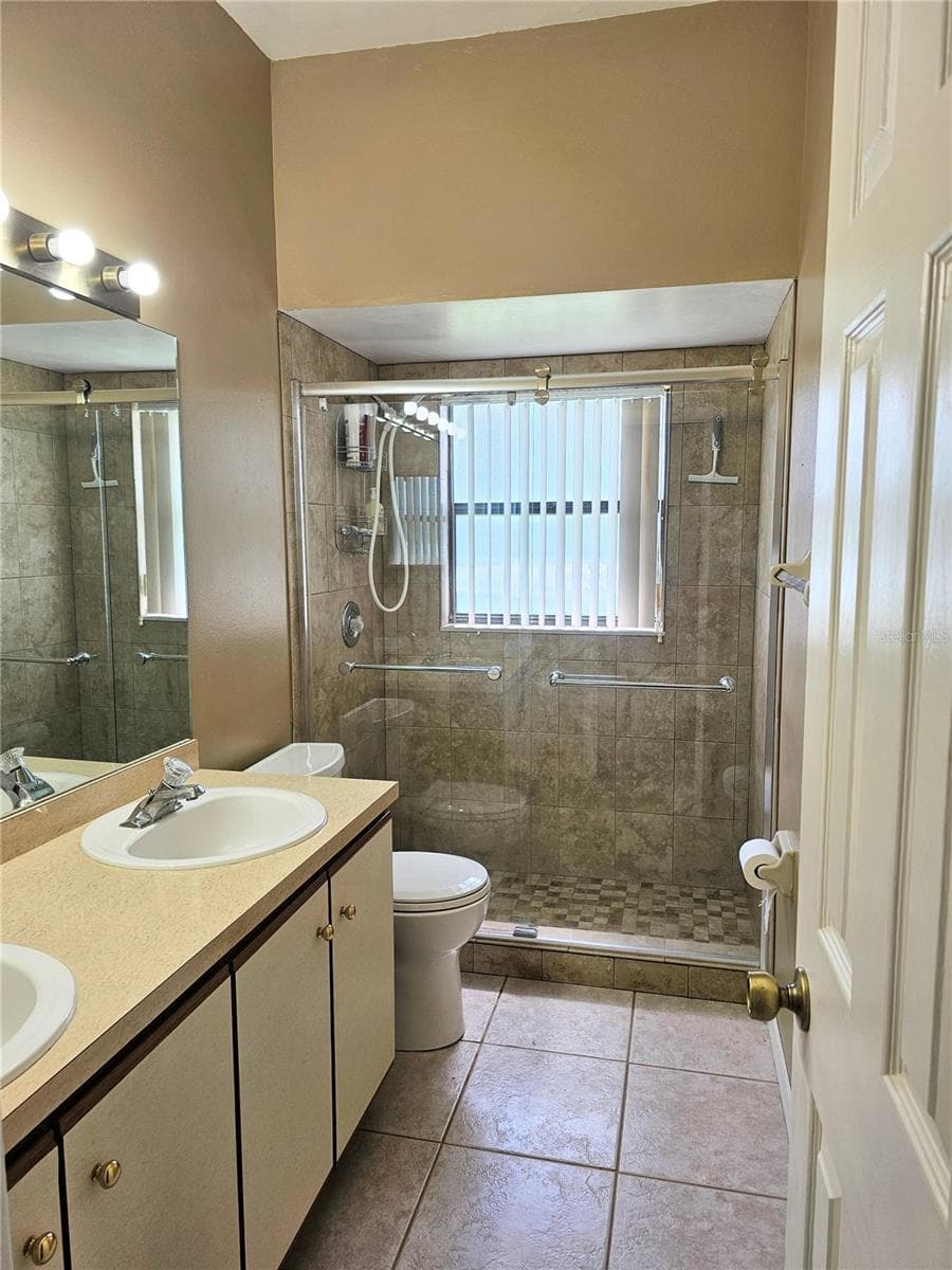 Single Family Residence at 1850 CHAUCER WAY, KISSIMMEE, photo 15 of 19