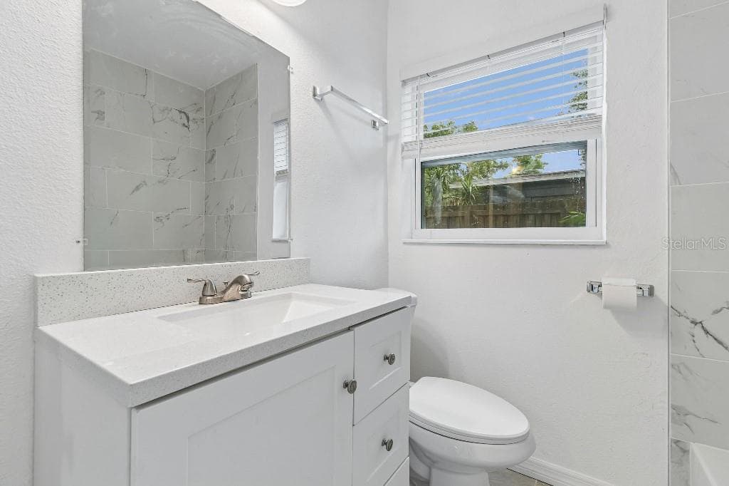 Single Family Residence at 203 PEVETTY DR, PLANT CITY, photo 13 of 40