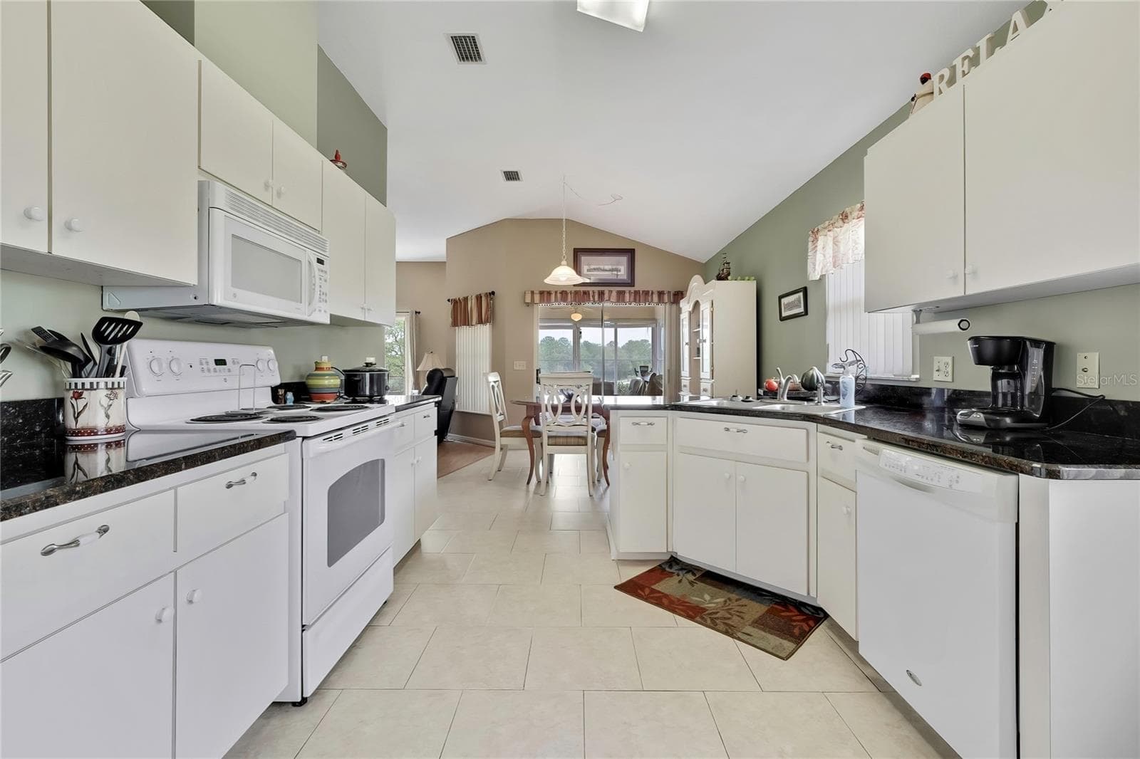 Single Family Residence at 547 W HILLWOOD PATH, BEVERLY HILLS, photo 9 of 33