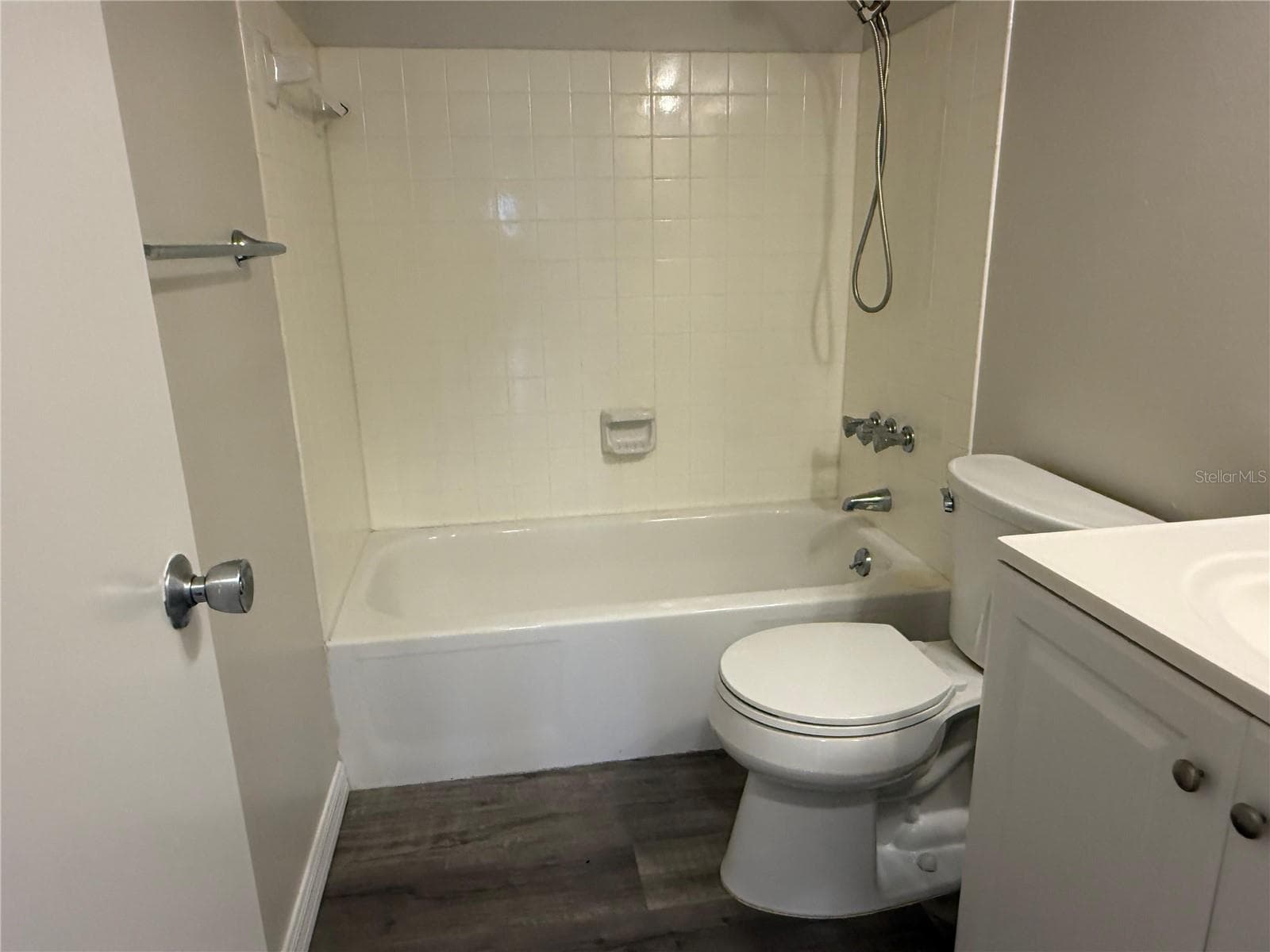Bathroom 2 with tub - 9129 SEWELL LN, SPRING HILL