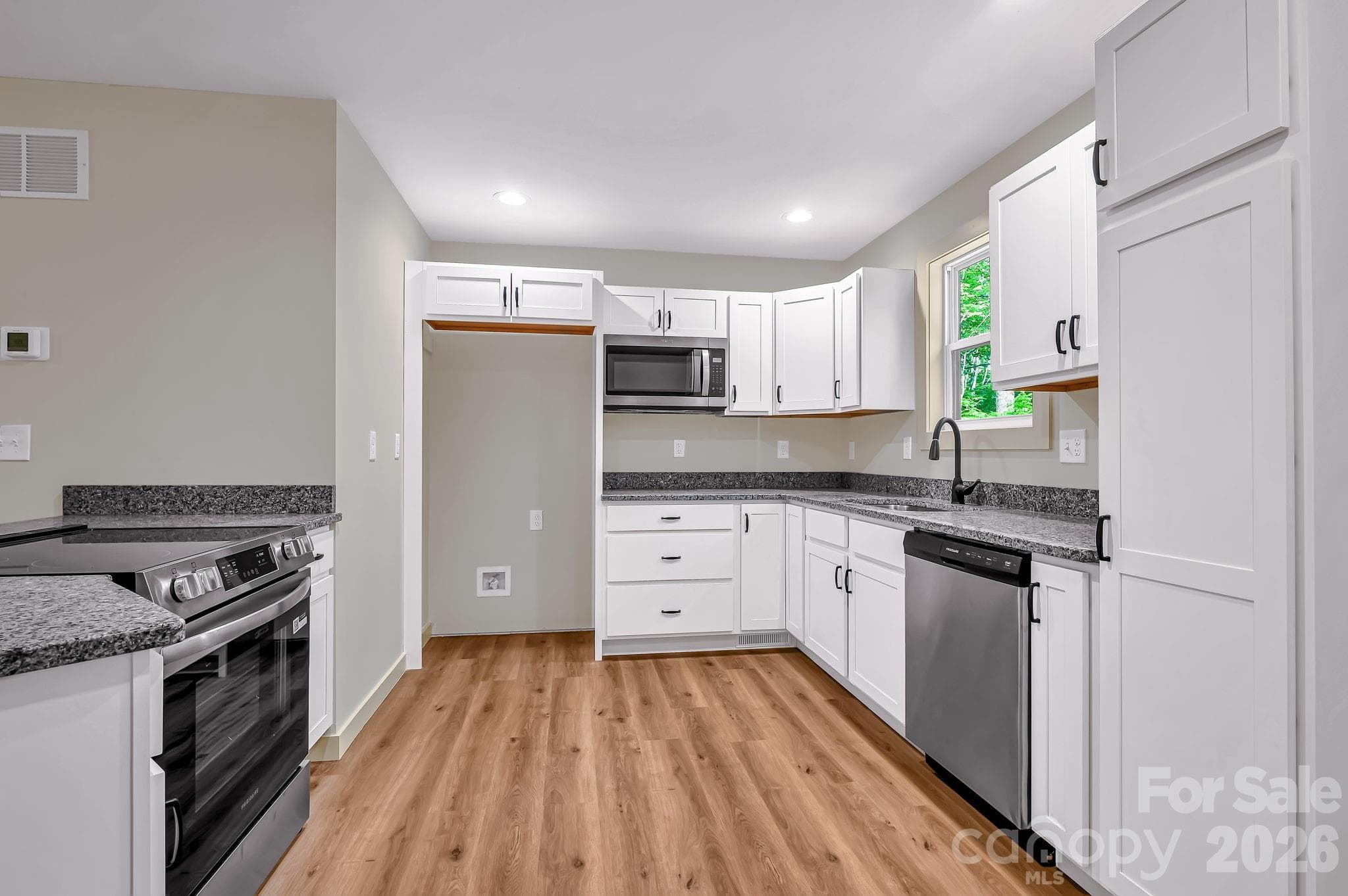 Single Family Residence at Waynesville, photo 7 of 20