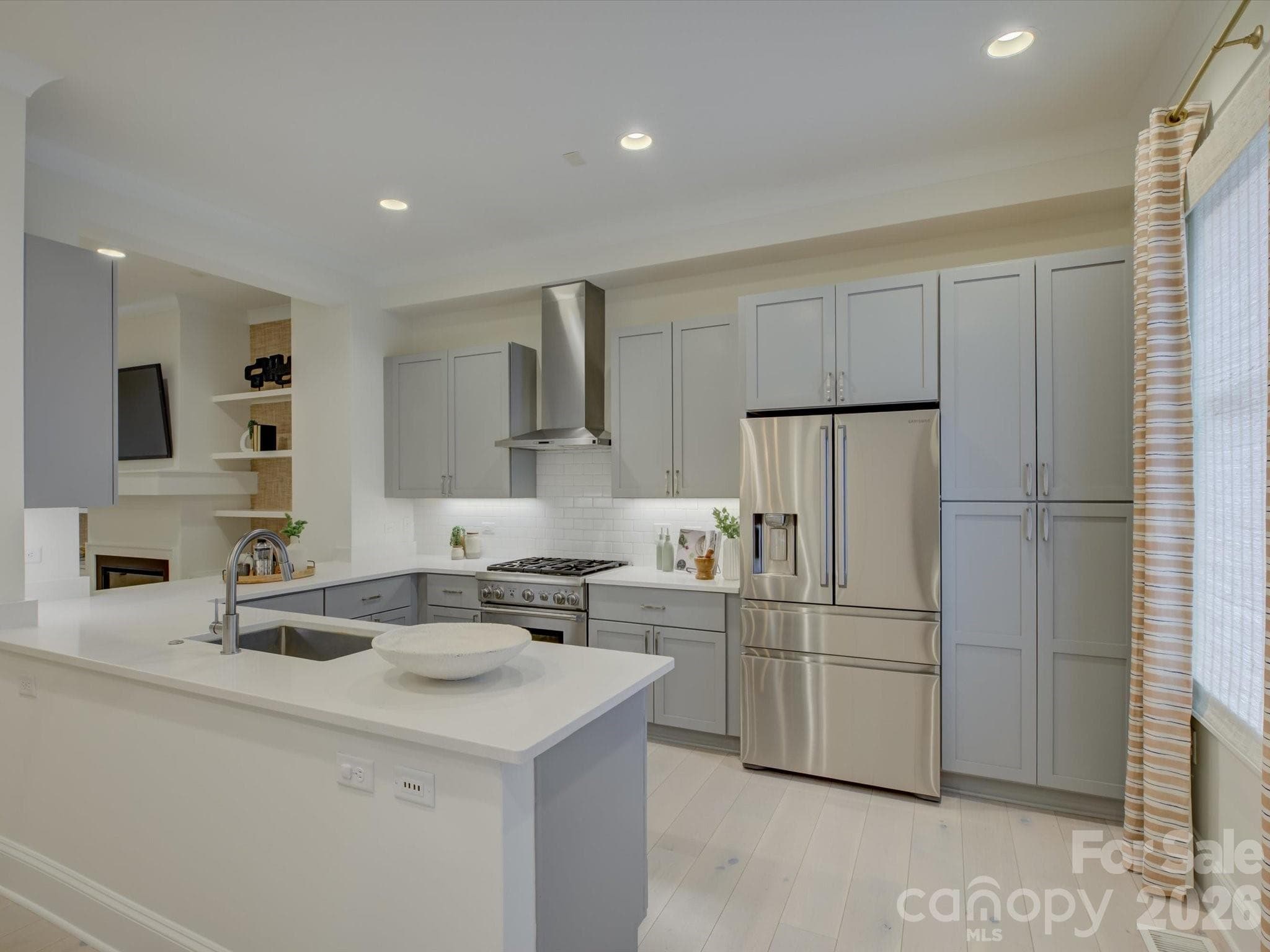 Townhouse at Charlotte, photo 4 of 41