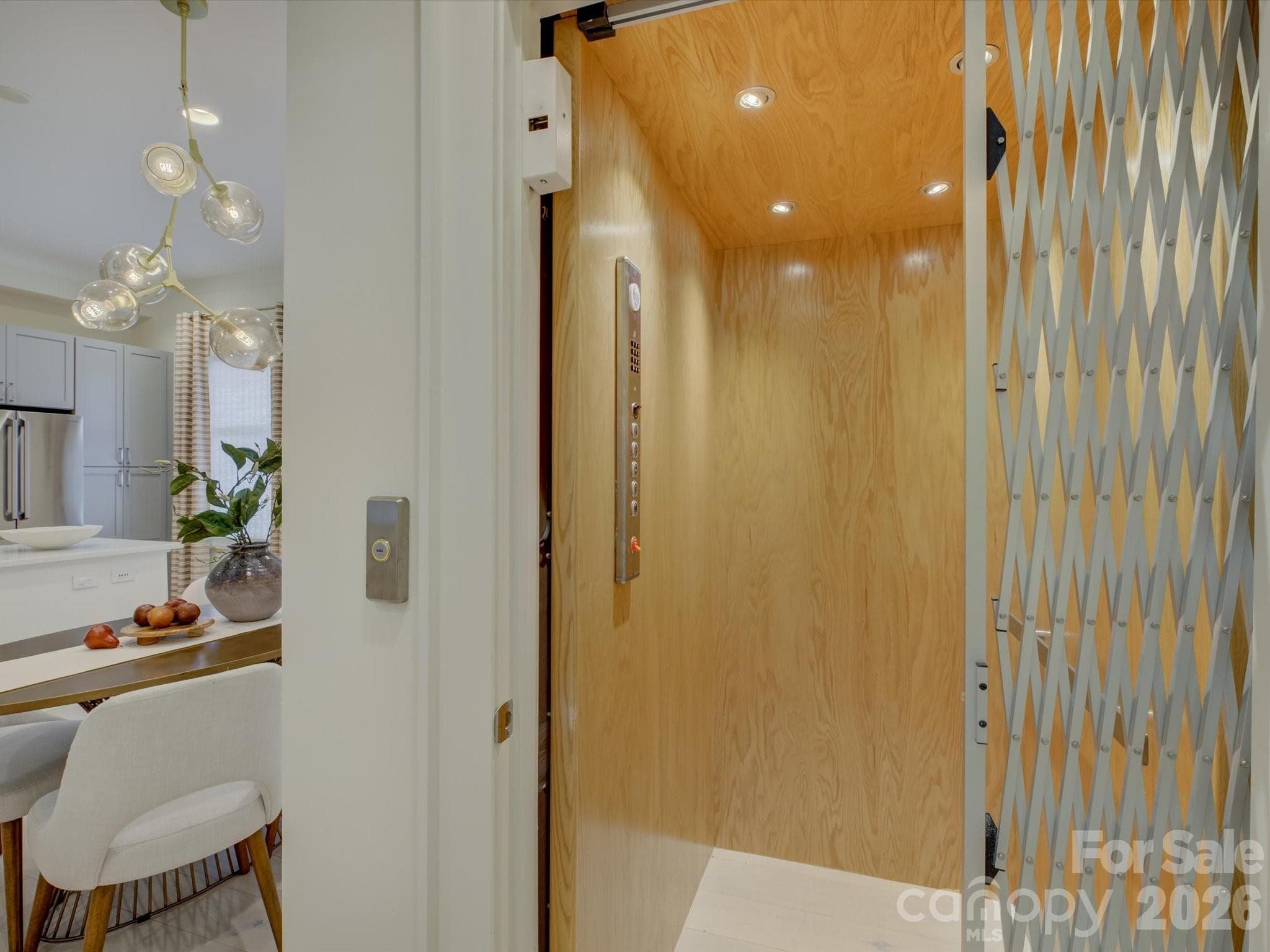Townhouse at Charlotte, photo 5 of 41
