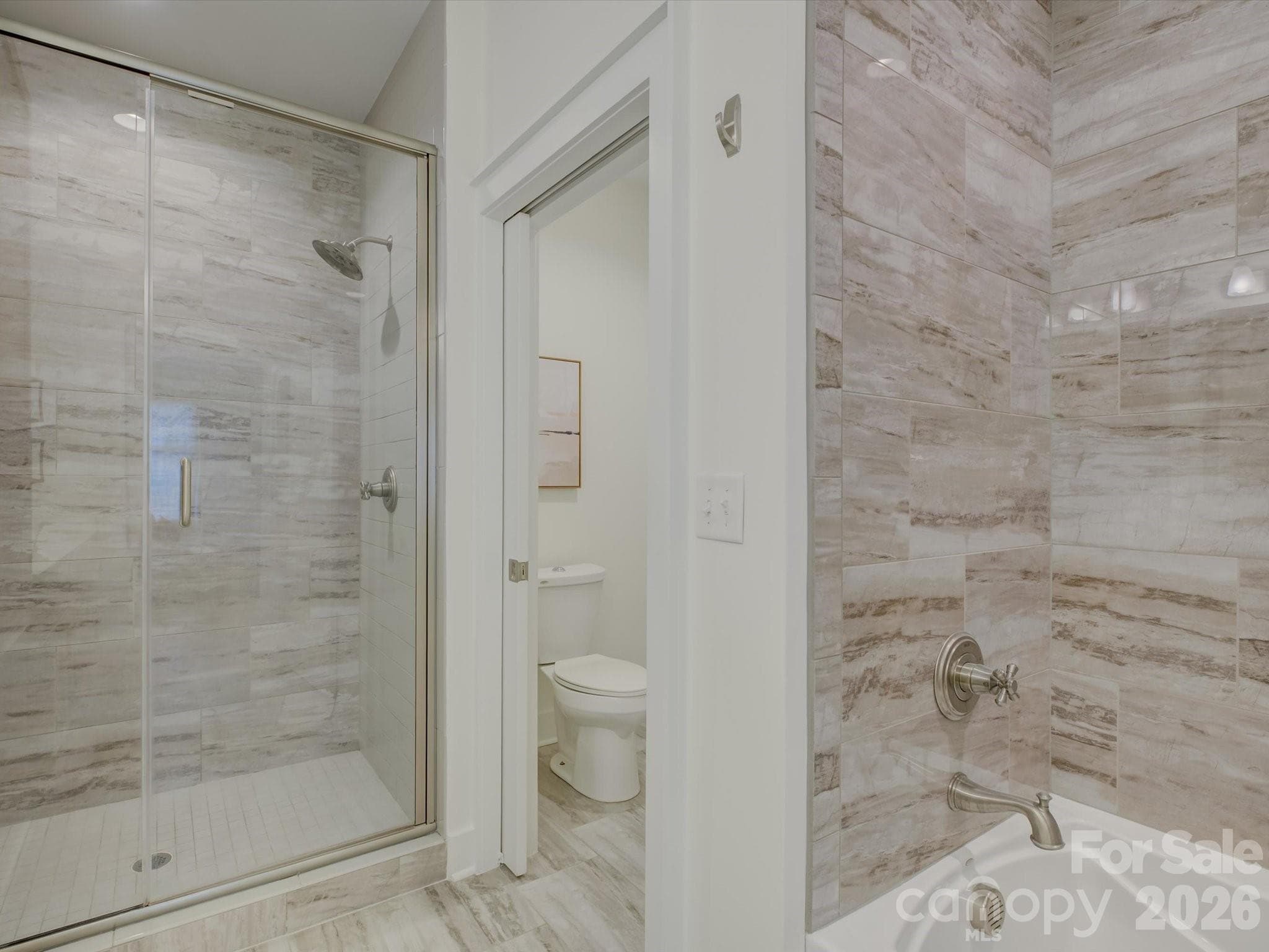 Townhouse at 335 E Tremont Avenue, Charlotte, photo 23 of 40