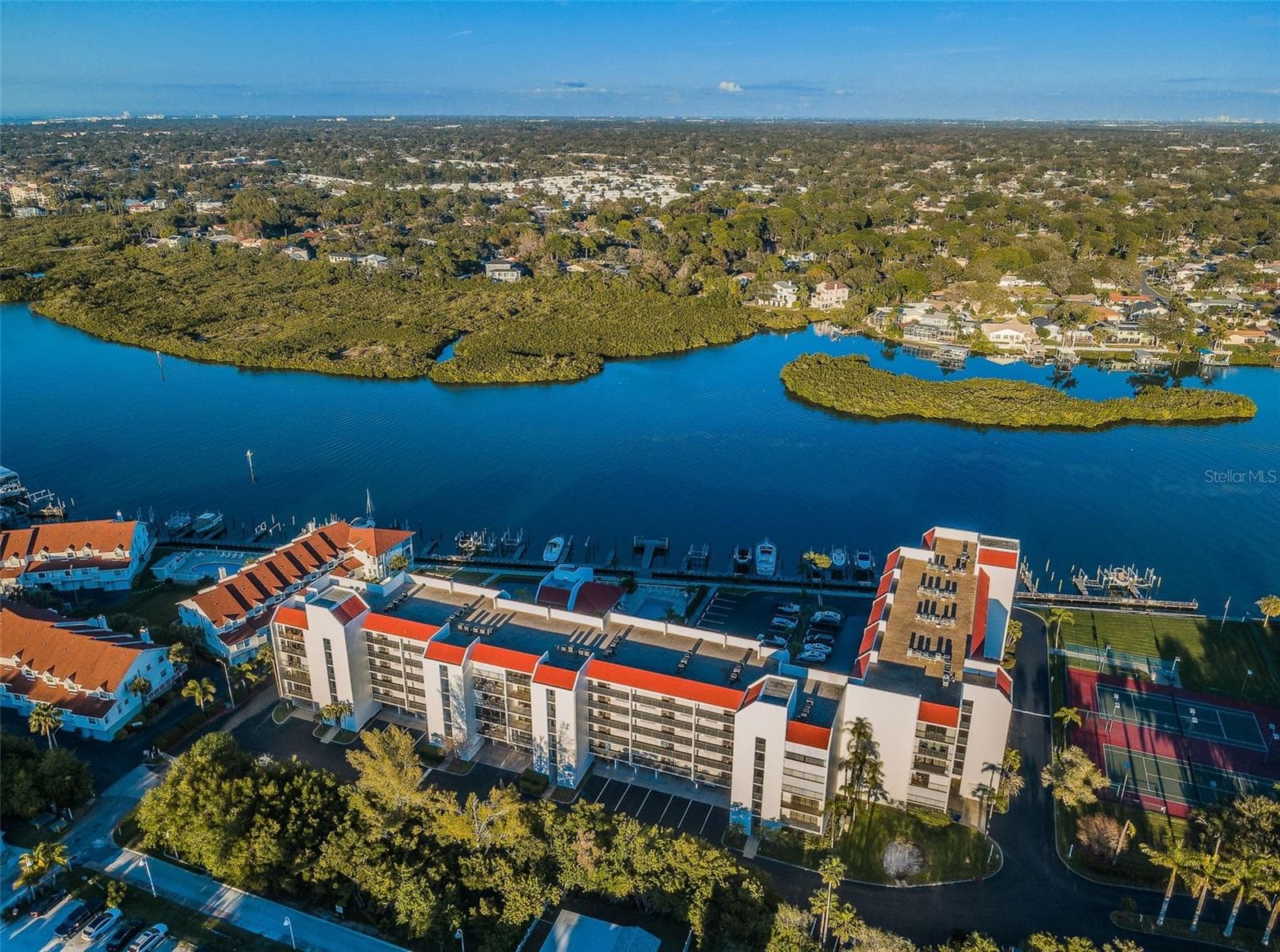 Location, Location! Across Gulf Blvd from the Beach! - 19111 VISTA BAY DR #304, INDIAN SHORES