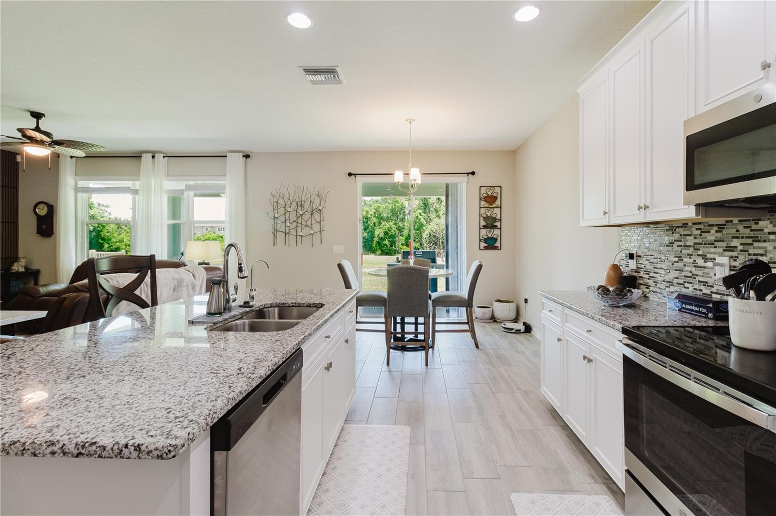 Single Family Residence at 17871 CORTES CREEK BLVD, SPRING HILL, photo 28 of 82