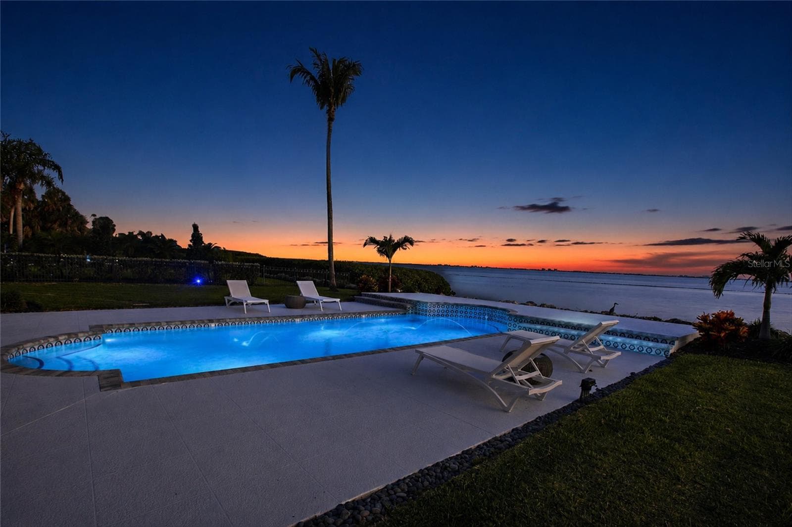 Sunset to the south for half of the year and to the north the other half. Increadible. - 7524 WESTMORELAND DR, SARASOTA