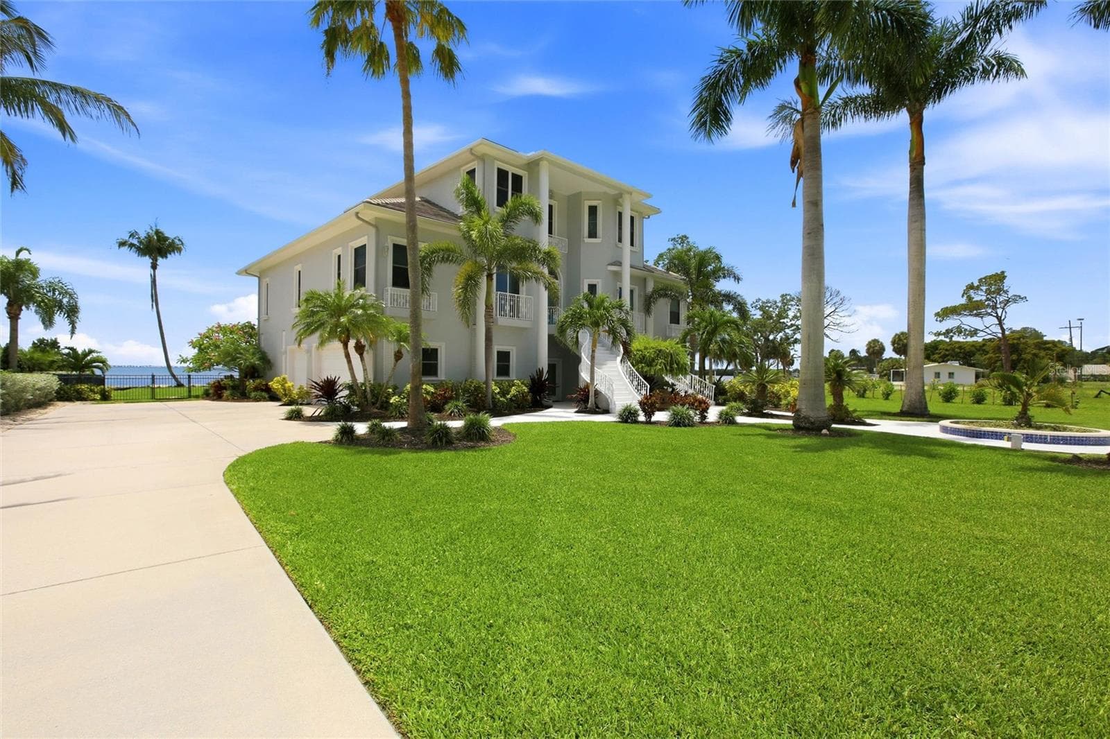 Single Family Residence at 7524 WESTMORELAND DR, SARASOTA, photo 10 of 100