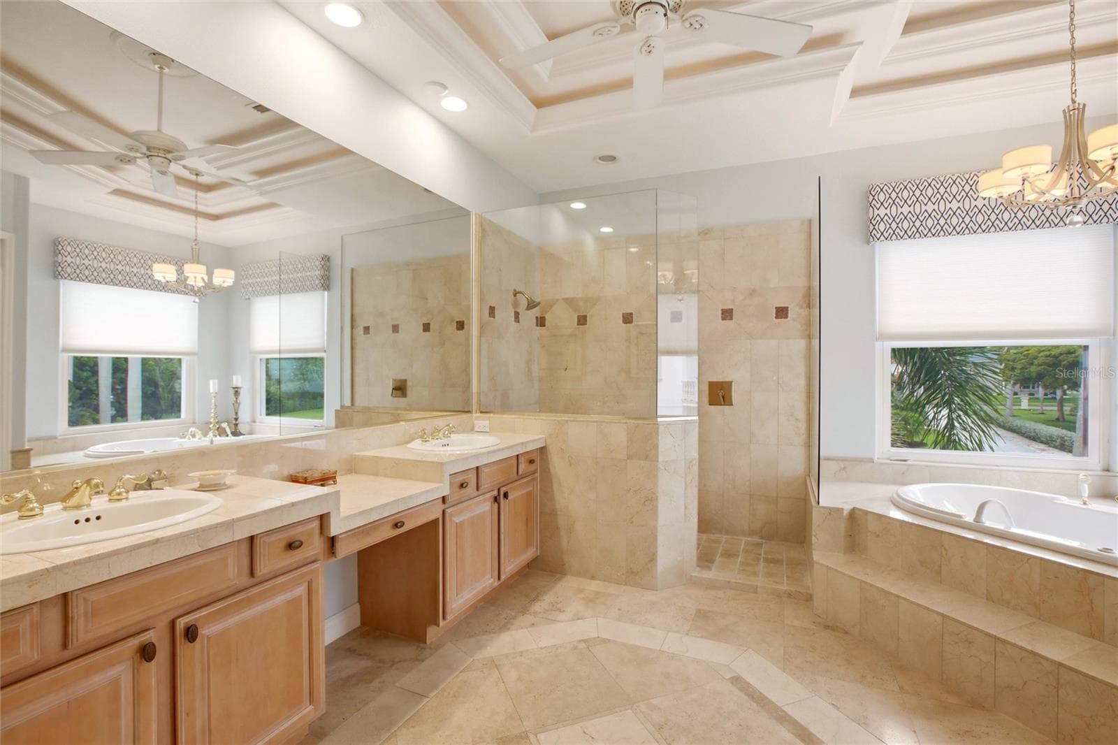 Ensuite primary bathroom - 7524 WESTMORELAND DR, SARASOTA