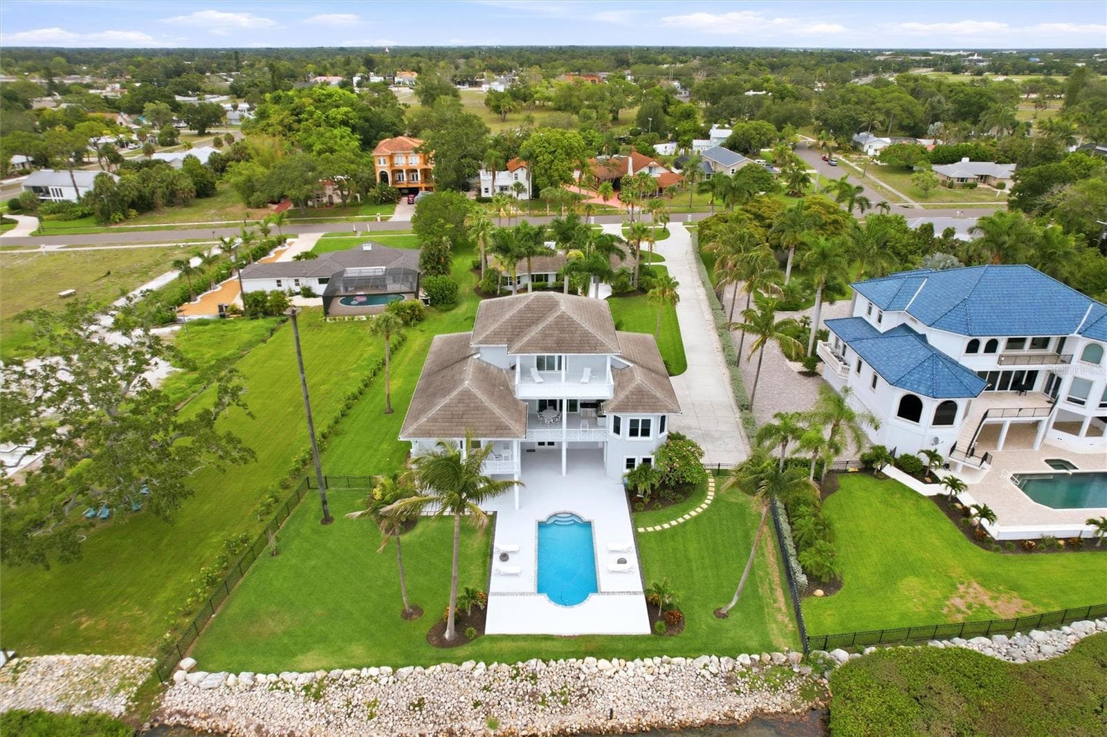 Everything and more! - 7524 WESTMORELAND DR, SARASOTA