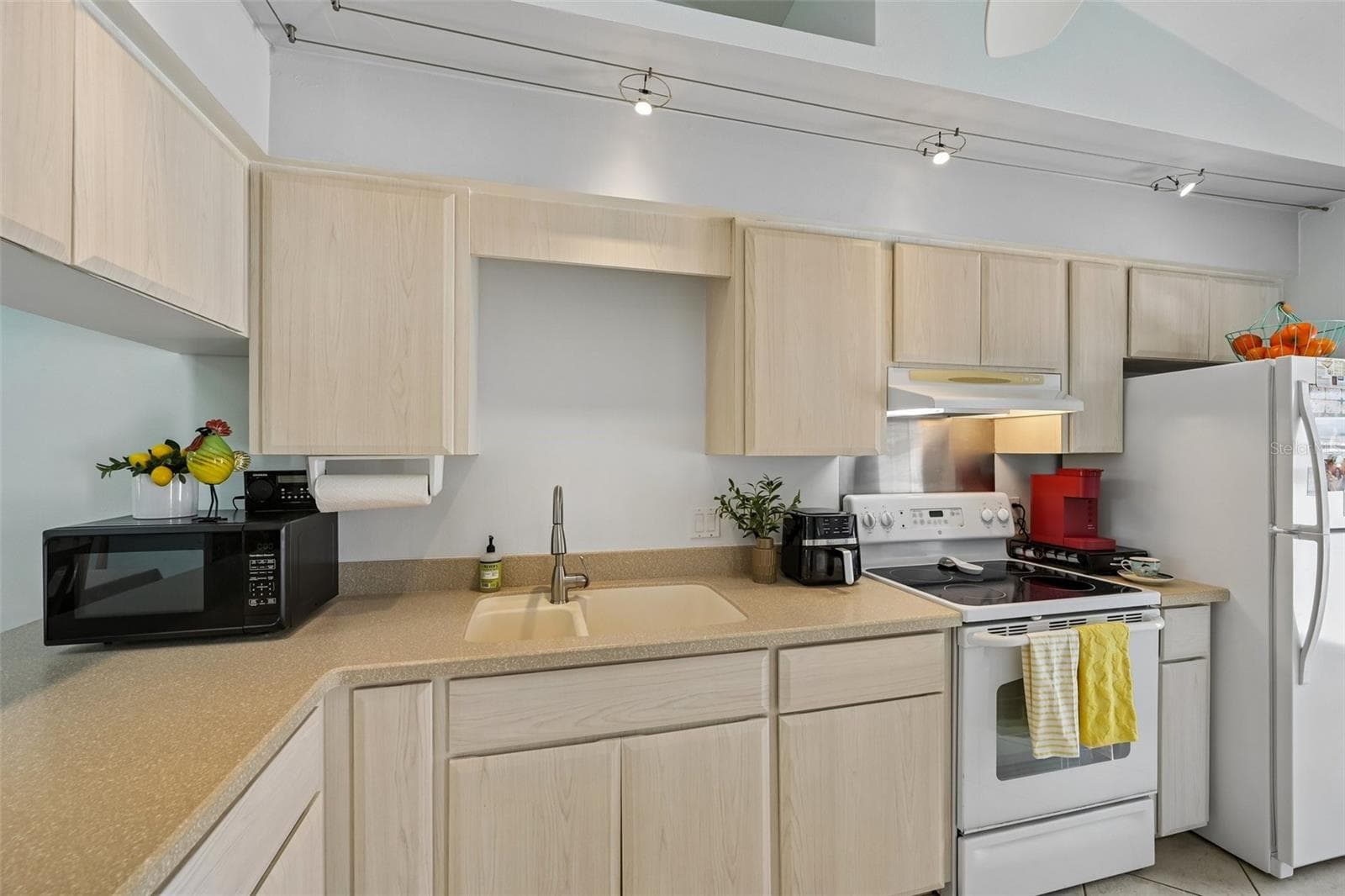 Condominium at 1041 CAPRI ISLES BLVD #209, VENICE, photo 12 of 50