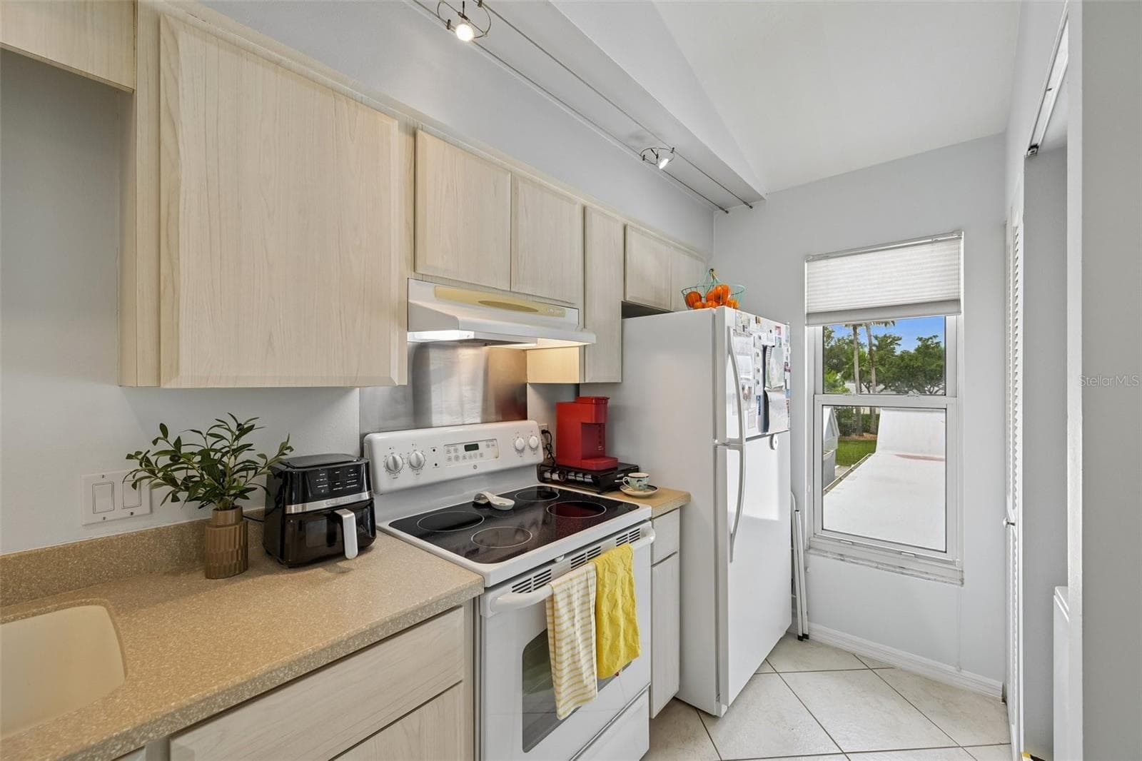 Condominium at 1041 CAPRI ISLES BLVD #209, VENICE, photo 13 of 50