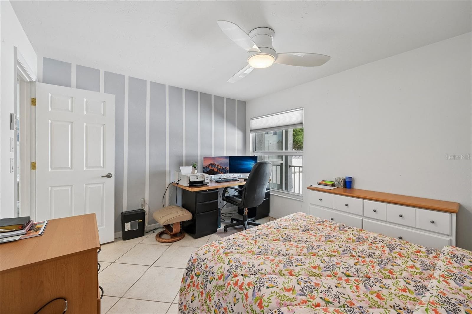 Guest bedroom - 1041 CAPRI ISLES BLVD #209, VENICE