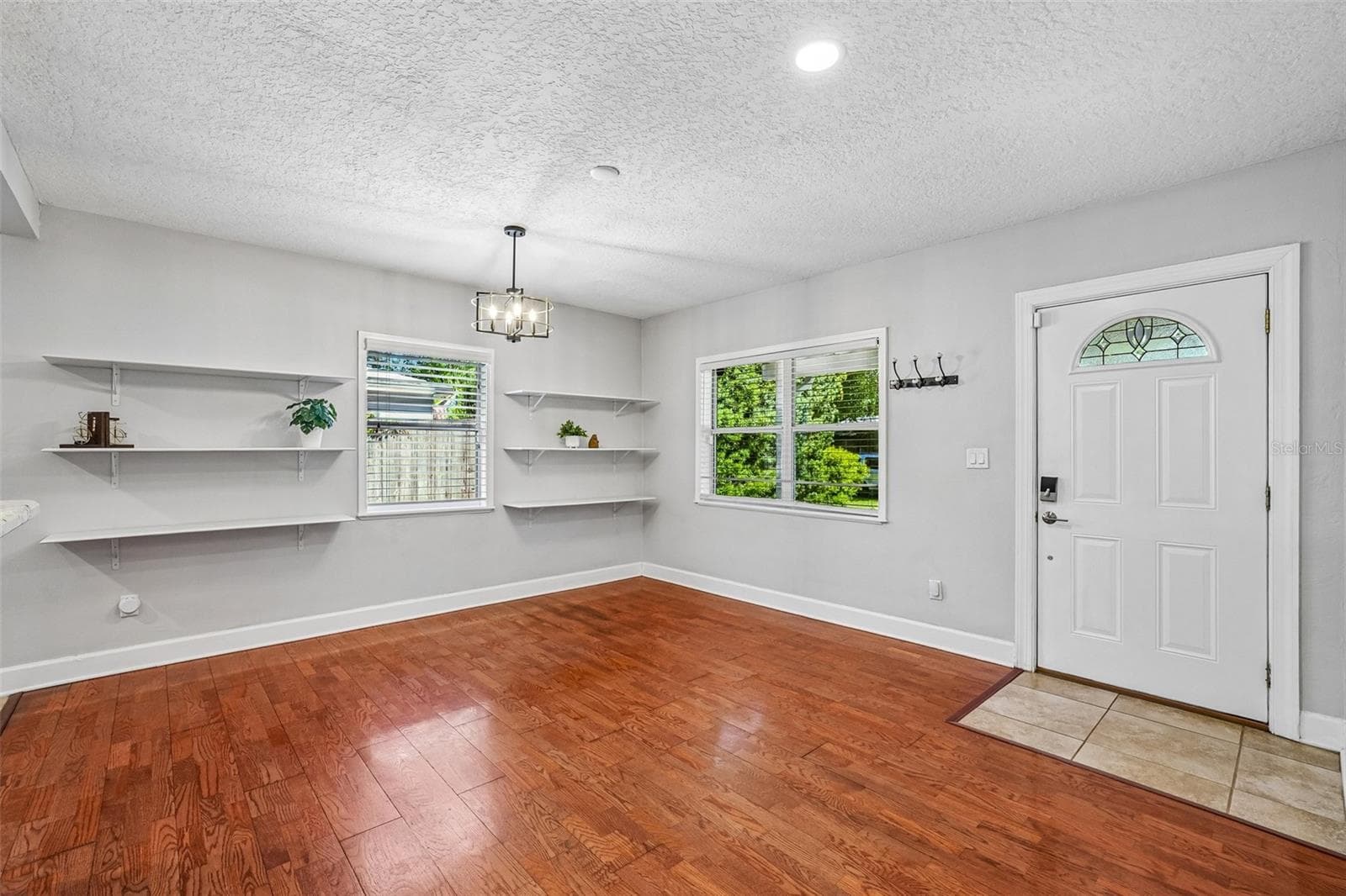 Single Family Residence at 3924 W BAY VIEW AVE, TAMPA, photo 8 of 75
