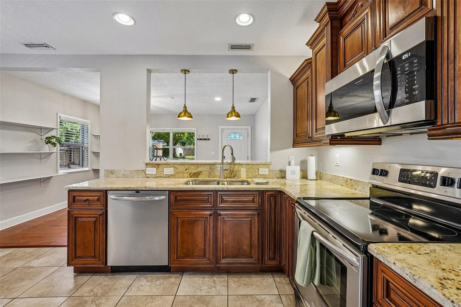 Single Family Residence at 3924 W BAY VIEW AVE, TAMPA, photo 21 of 75