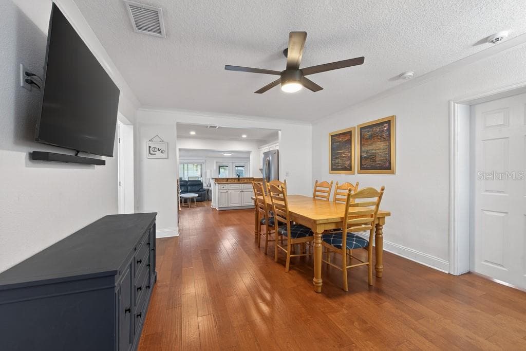 Single Family Residence at 1715 S HUBERT AVE, TAMPA, photo 5 of 59
