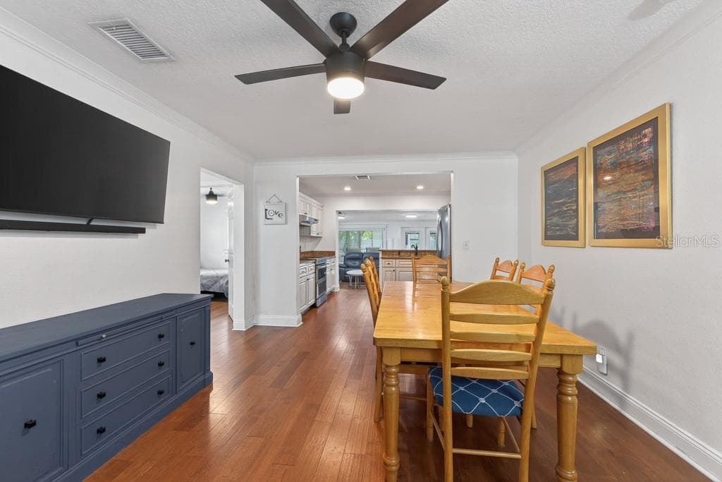 Single Family Residence at 1715 S HUBERT AVE, TAMPA, photo 6 of 59