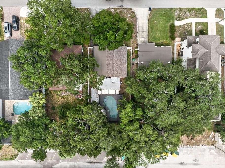 Single Family Residence at 1715 S HUBERT AVE, TAMPA, photo 58 of 59