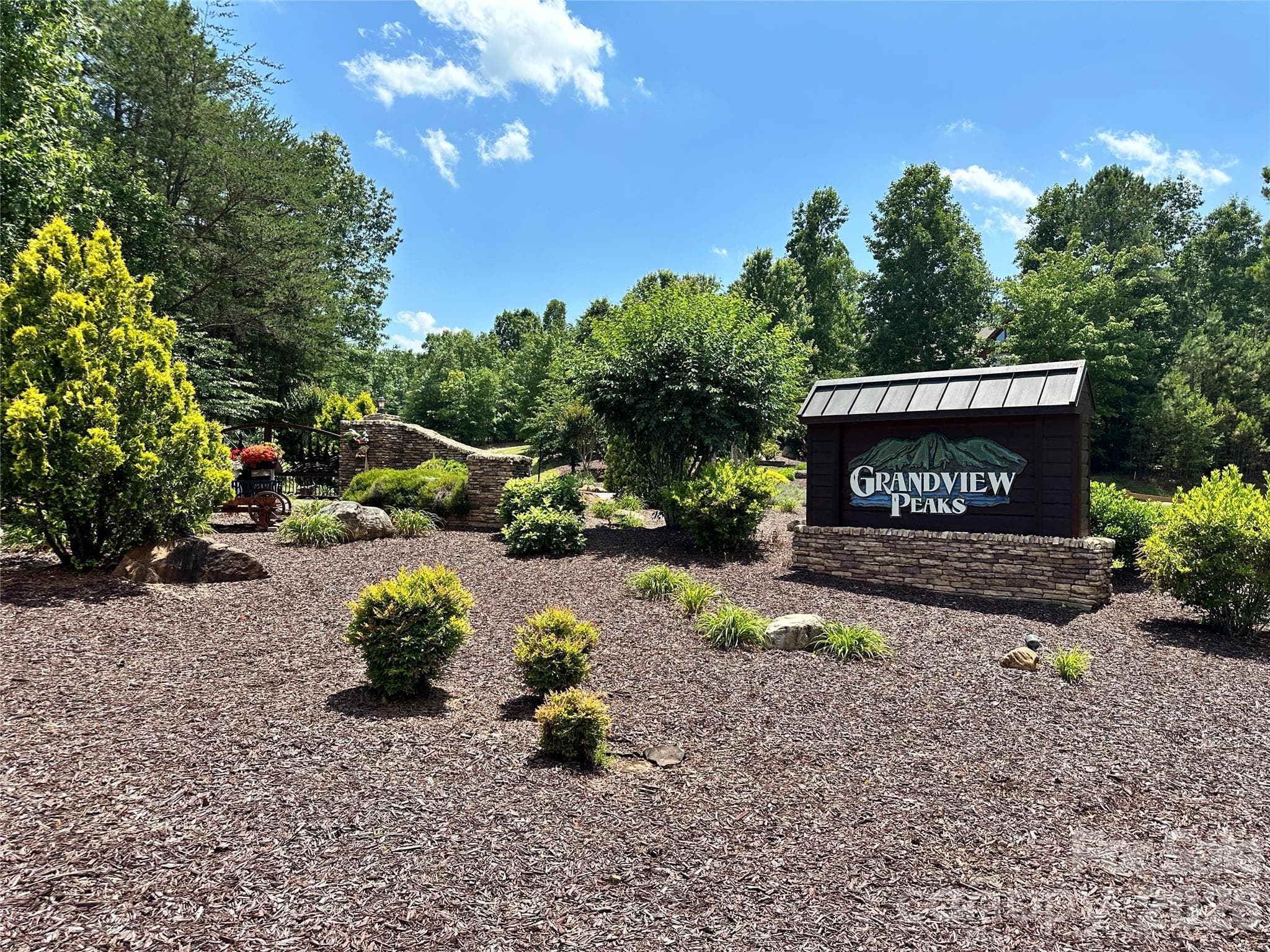 Gated, Landscaped Entrance - Nebo