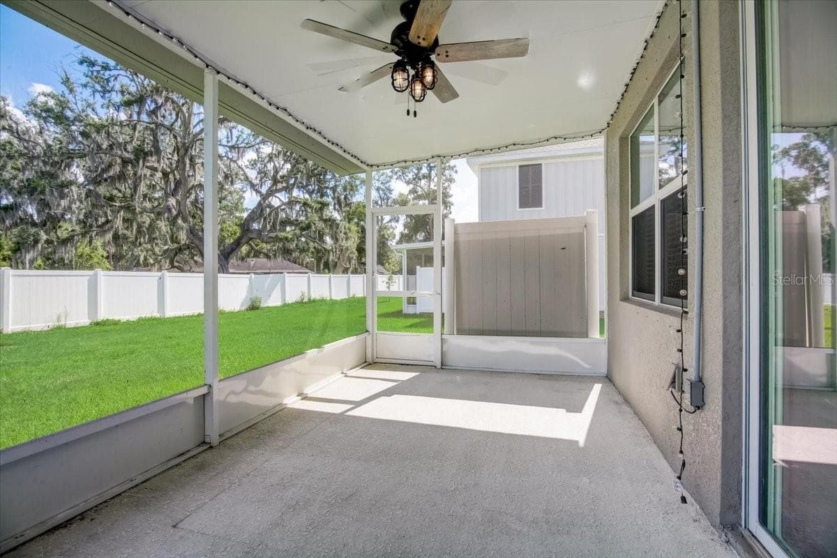 Lanai - 10916 QUICKWATER CT, RIVERVIEW