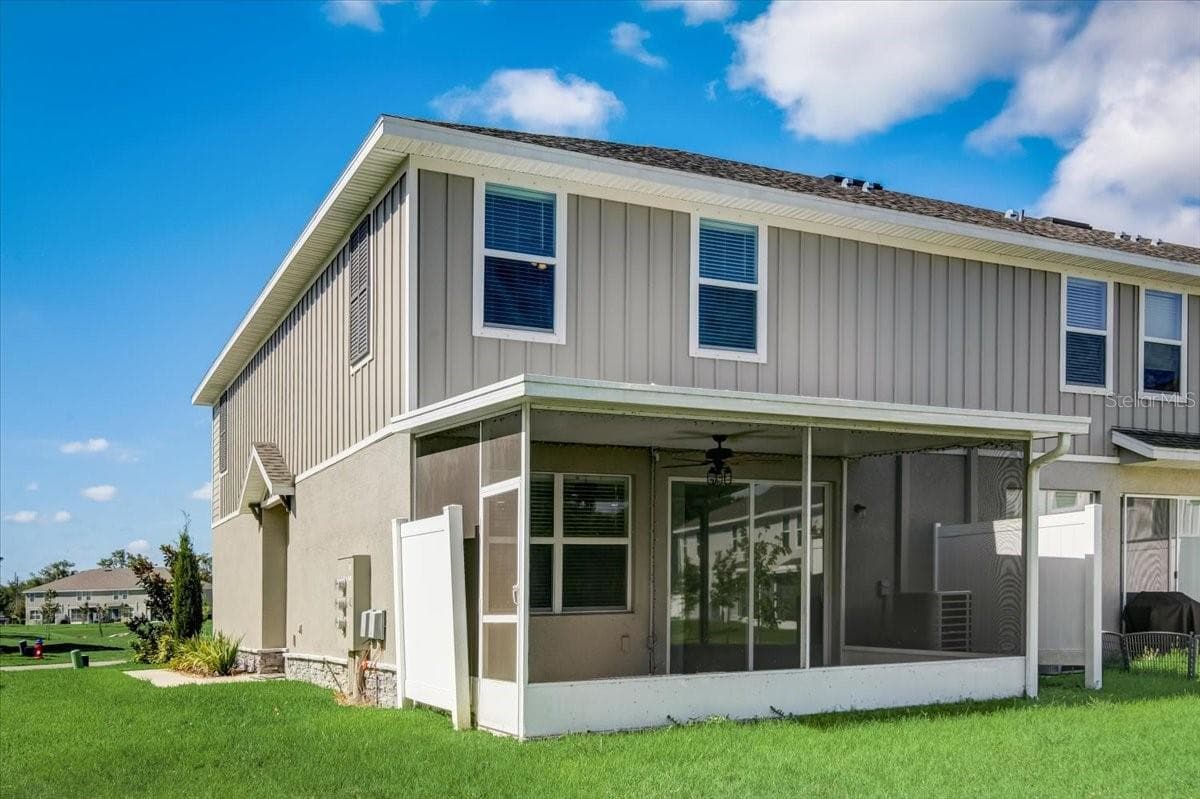 Rear Exterior - 10916 QUICKWATER CT, RIVERVIEW
