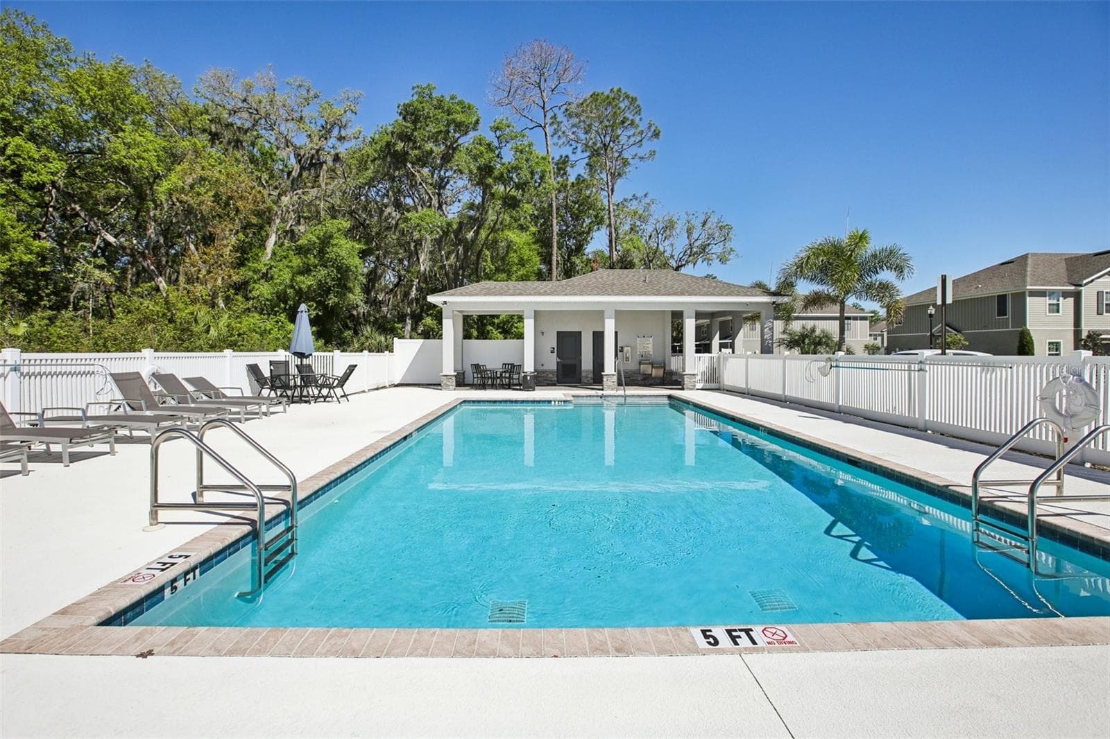 Community Pool - 10916 QUICKWATER CT, RIVERVIEW