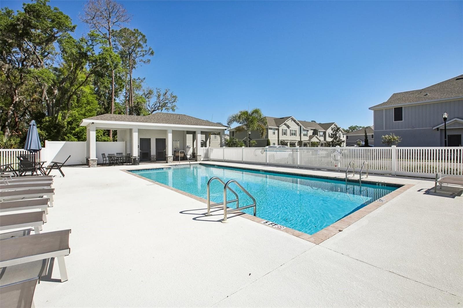 Community Pool - 10916 QUICKWATER CT, RIVERVIEW