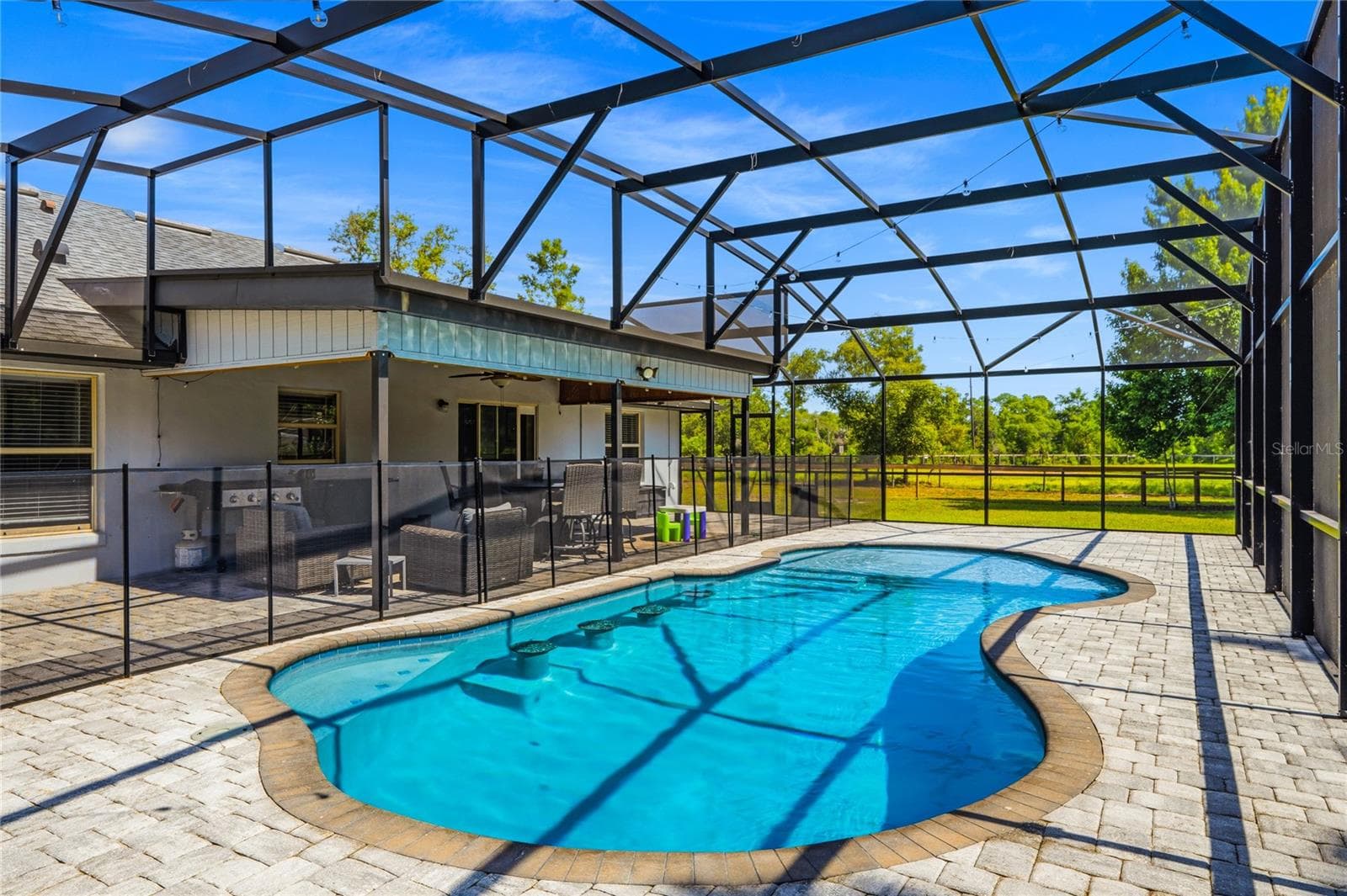 Pool with stools - 135 LINDA SUE DR, LAKE HELEN
