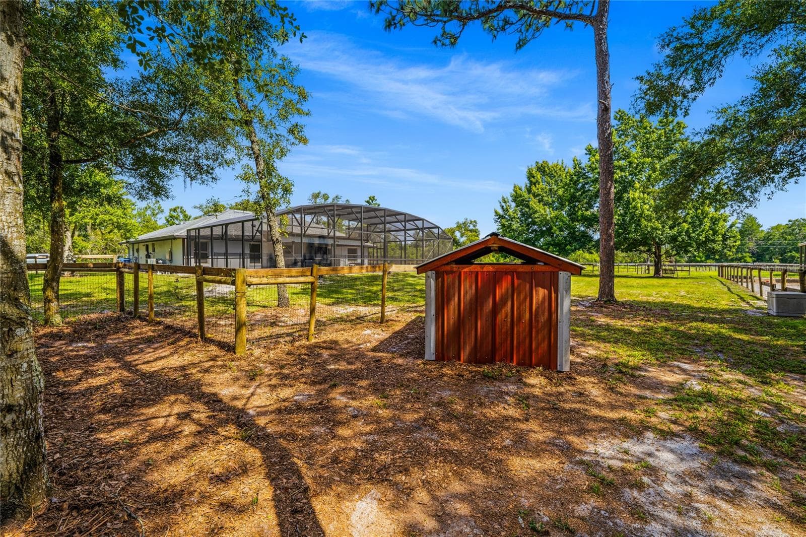 Well House - 135 LINDA SUE DR, LAKE HELEN
